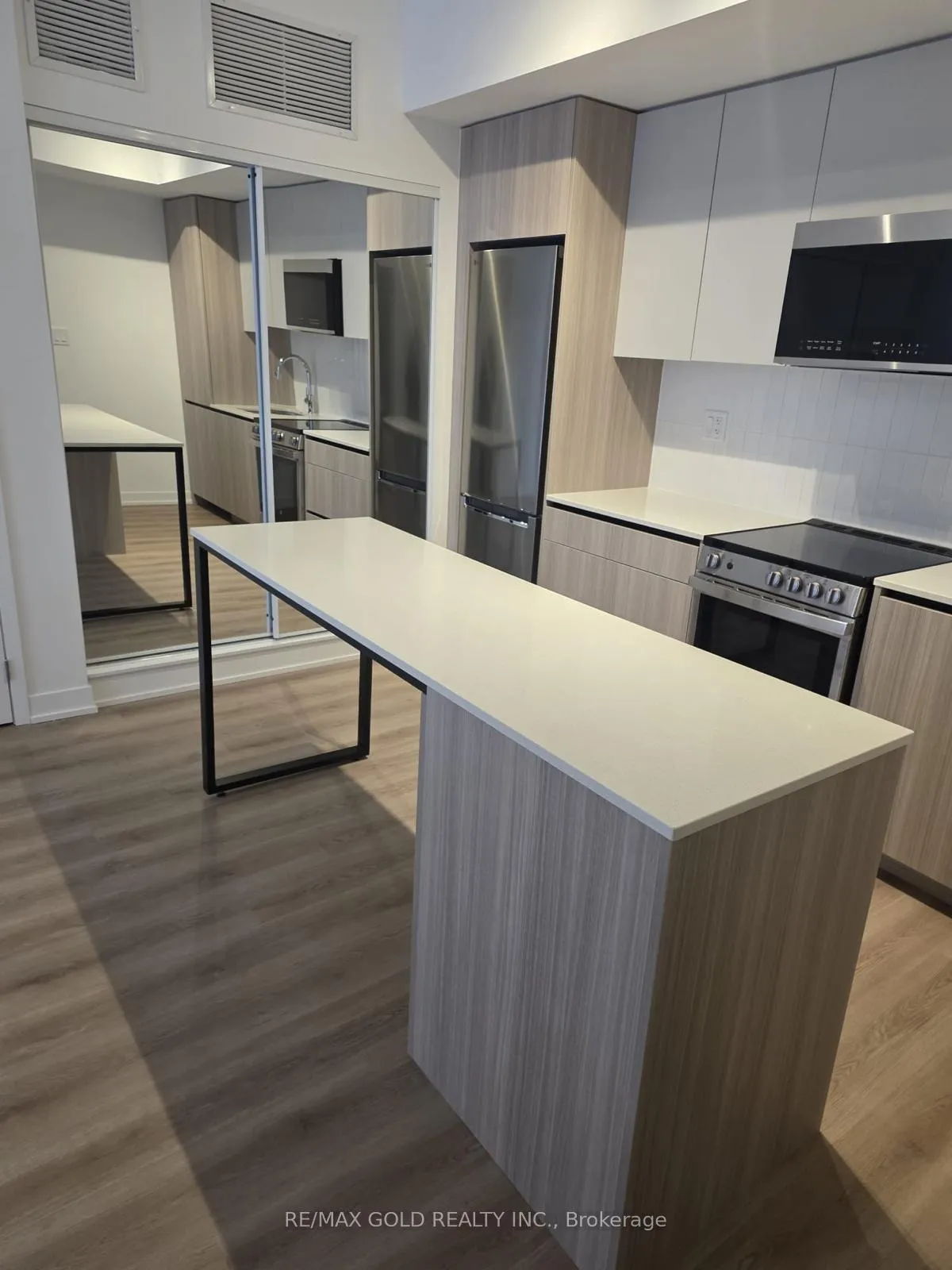 Photo 4 of Unit TH106, 30 All Nations Drive, Brampton, Northwest Brampton — HOMEH