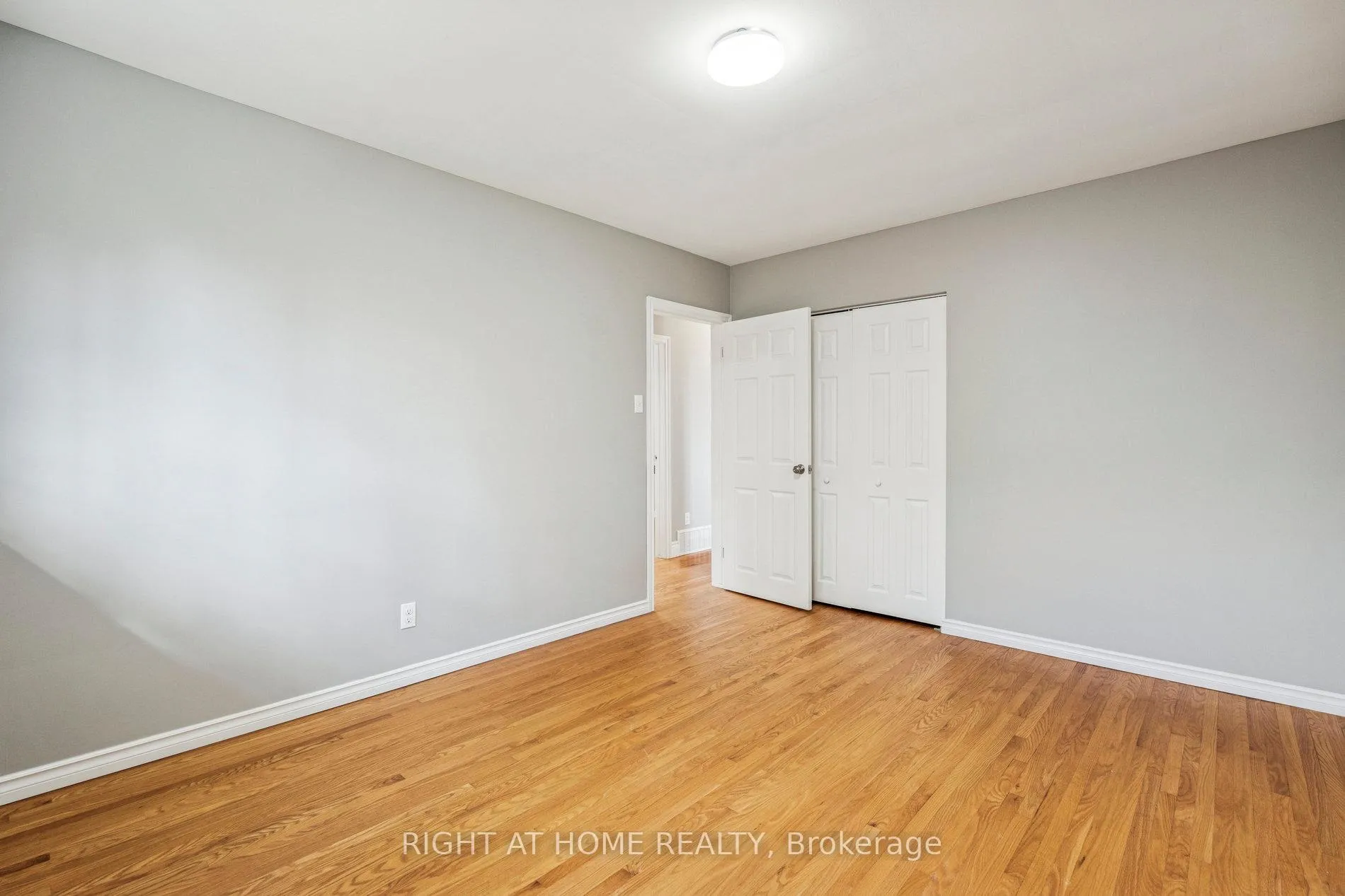 Photo 16 of 16 Green Meadow Way, Hamilton, Dundas — HOMEH