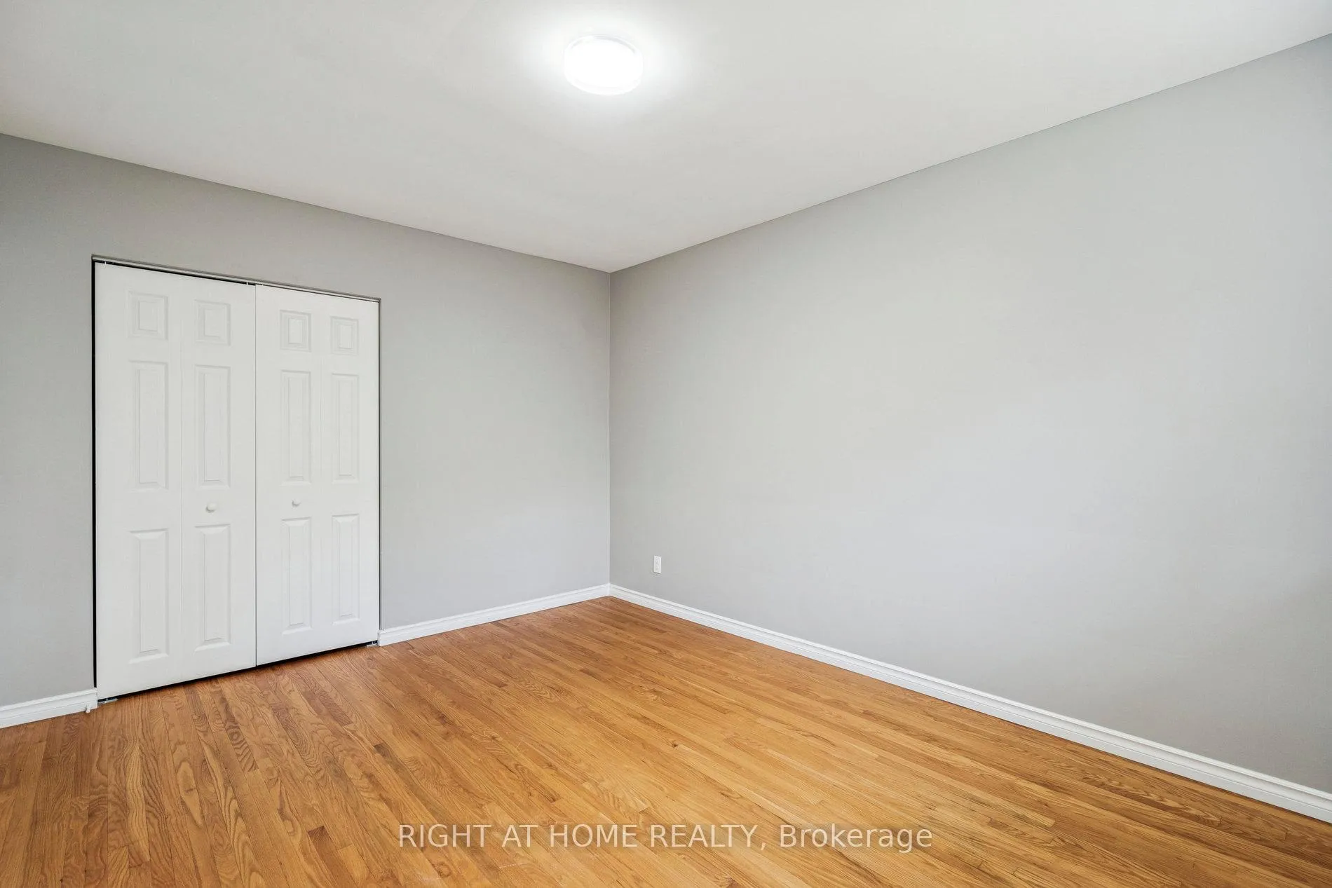 Photo 17 of 16 Green Meadow Way, Hamilton, Dundas — HOMEH