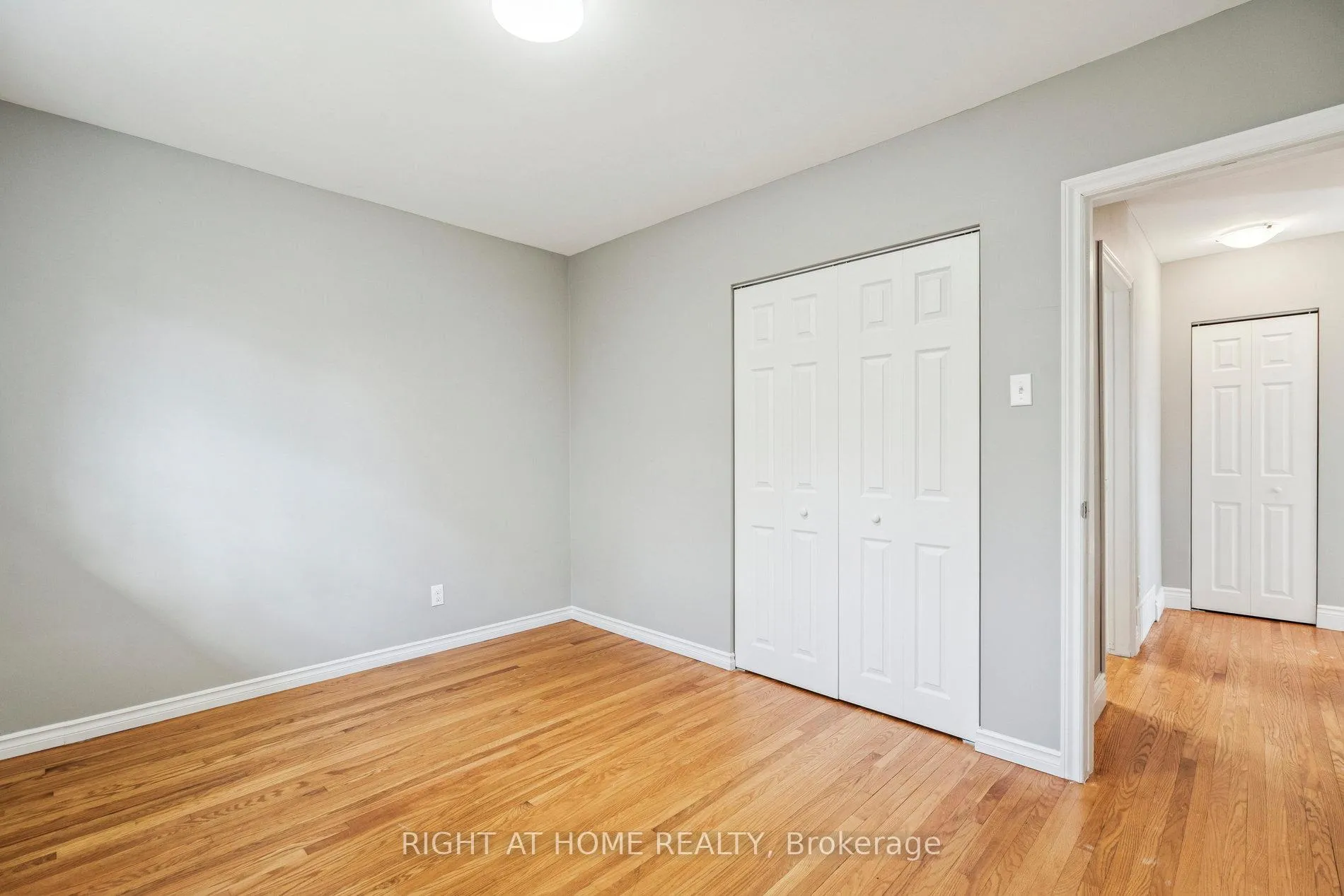Photo 19 of 16 Green Meadow Way, Hamilton, Dundas — HOMEH