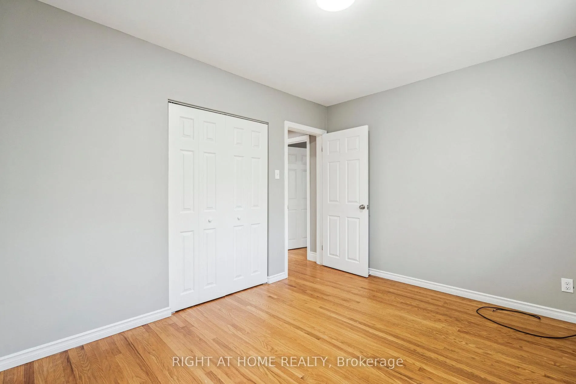 Photo 20 of 16 Green Meadow Way, Hamilton, Dundas — HOMEH