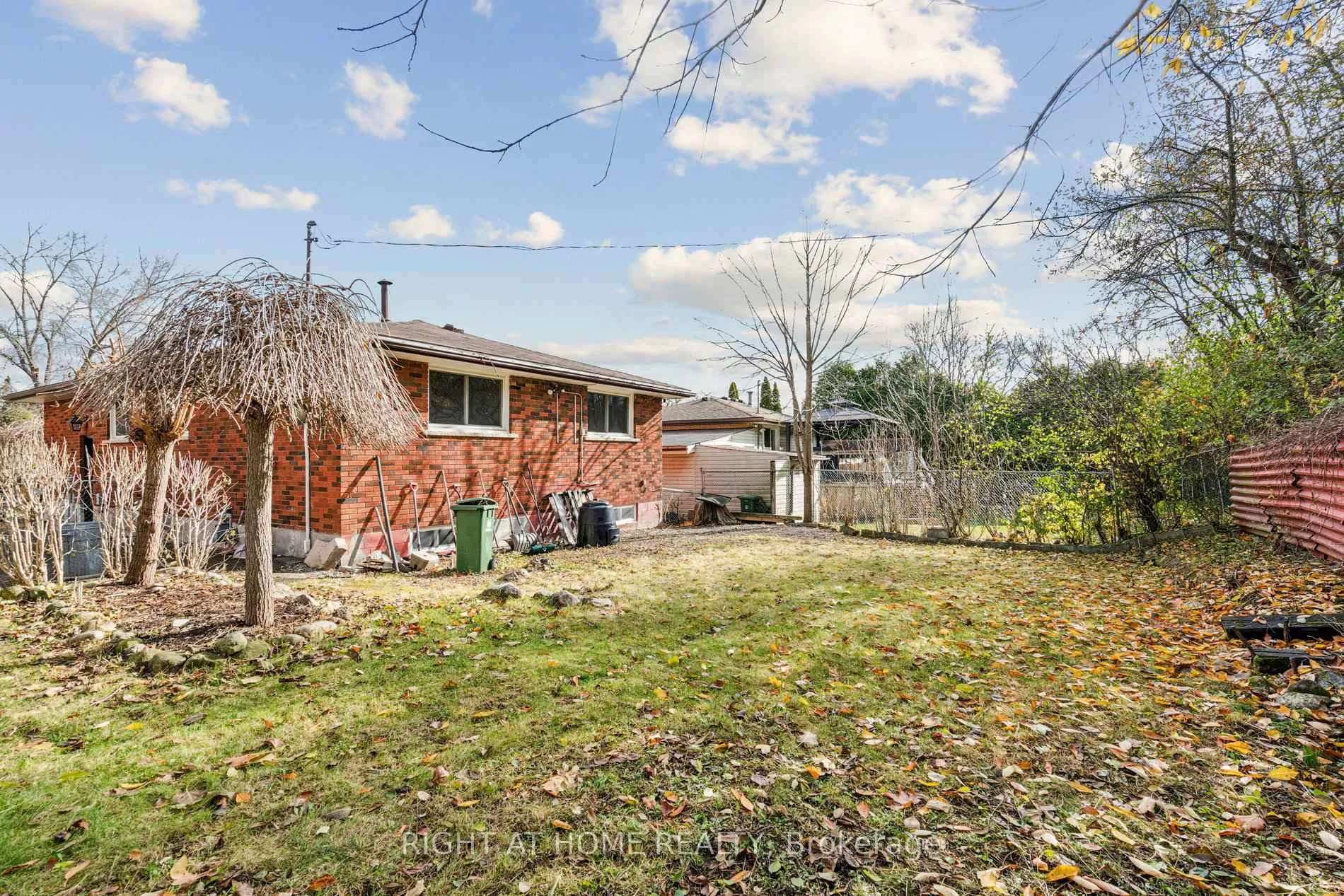 Photo 25 of 16 Green Meadow Way, Hamilton, Dundas — HOMEH