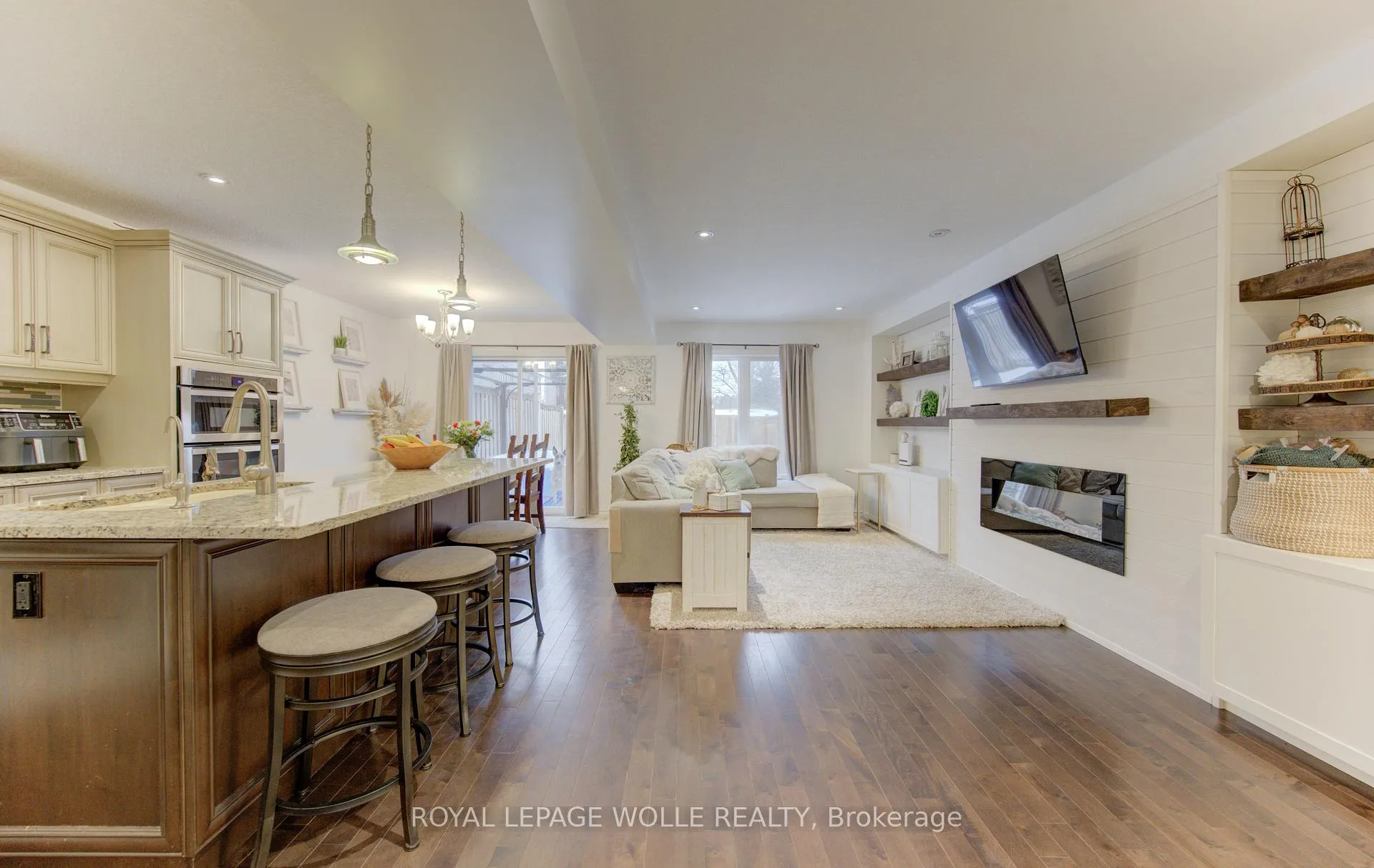 Photo 2 of 170 Templewood Drive, Kitchener — HOMEH