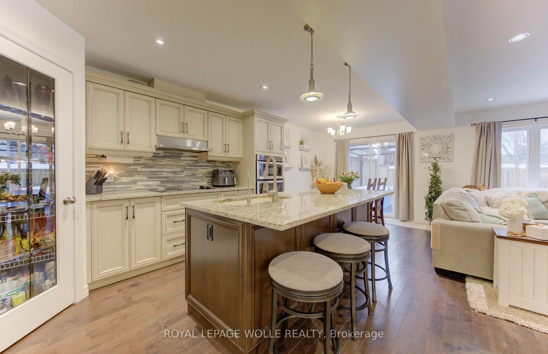 Photo 4 of 170 Templewood Drive, Kitchener — HOMEH