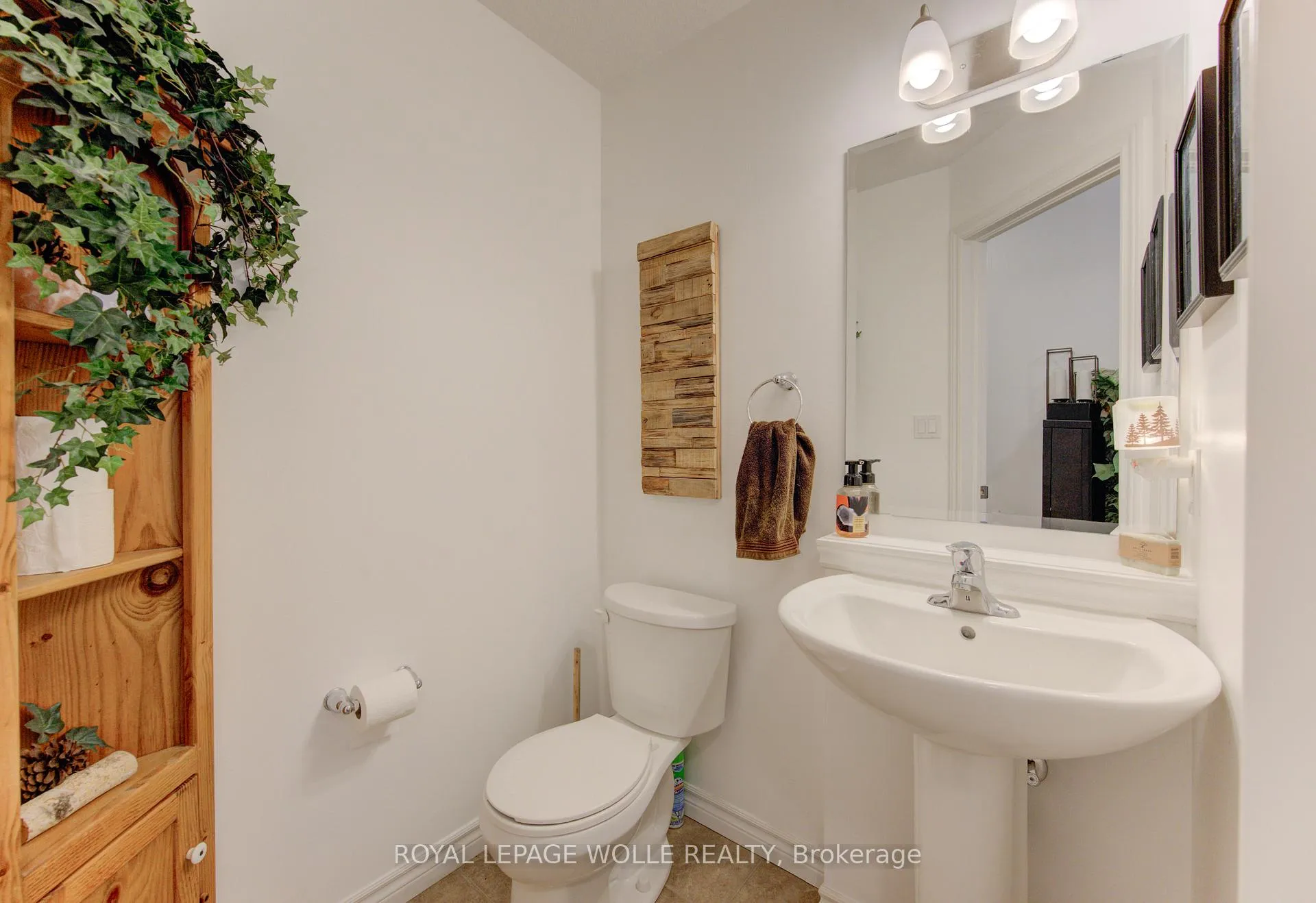 Photo 7 of 170 Templewood Drive, Kitchener — HOMEH
