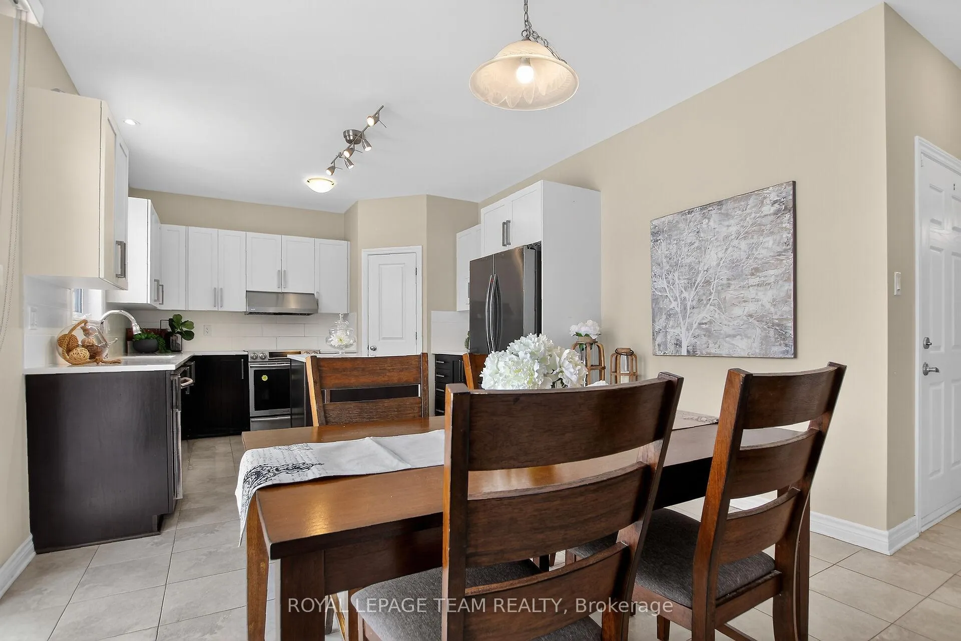 Photo 16 of 379 Langrell Crescent, Ottawa, Barrhaven - Strandherd — HOMEH