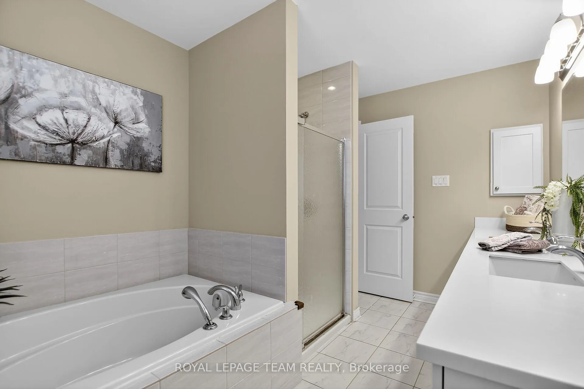 Photo 32 of 379 Langrell Crescent, Ottawa, Barrhaven - Strandherd — HOMEH