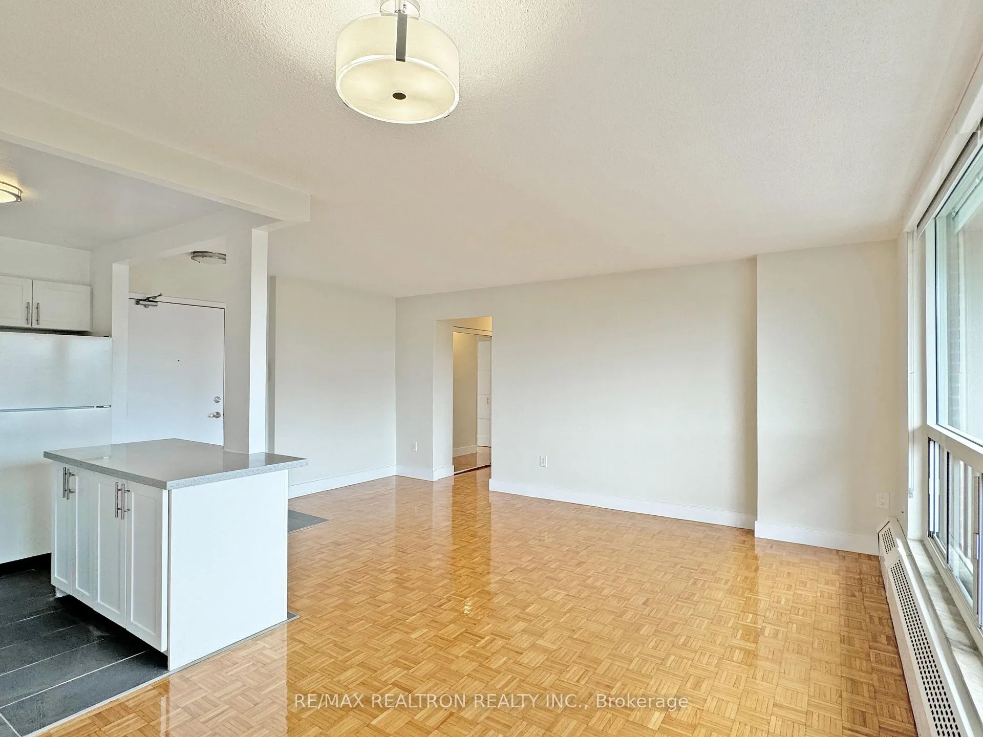 Photo 4 of Unit 604, 666 Spadina Avenue, Toronto, University — HOMEH
