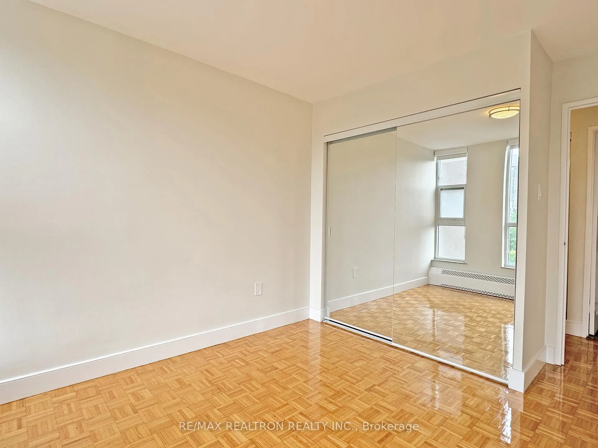 Photo 9 of Unit 604, 666 Spadina Avenue, Toronto, University — HOMEH
