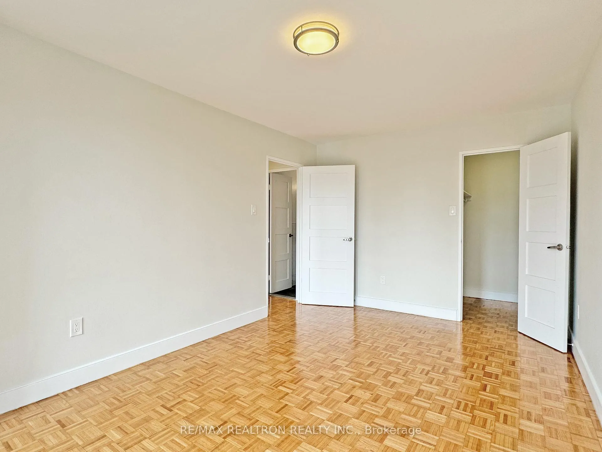 Photo 11 of Unit 604, 666 Spadina Avenue, Toronto, University — HOMEH