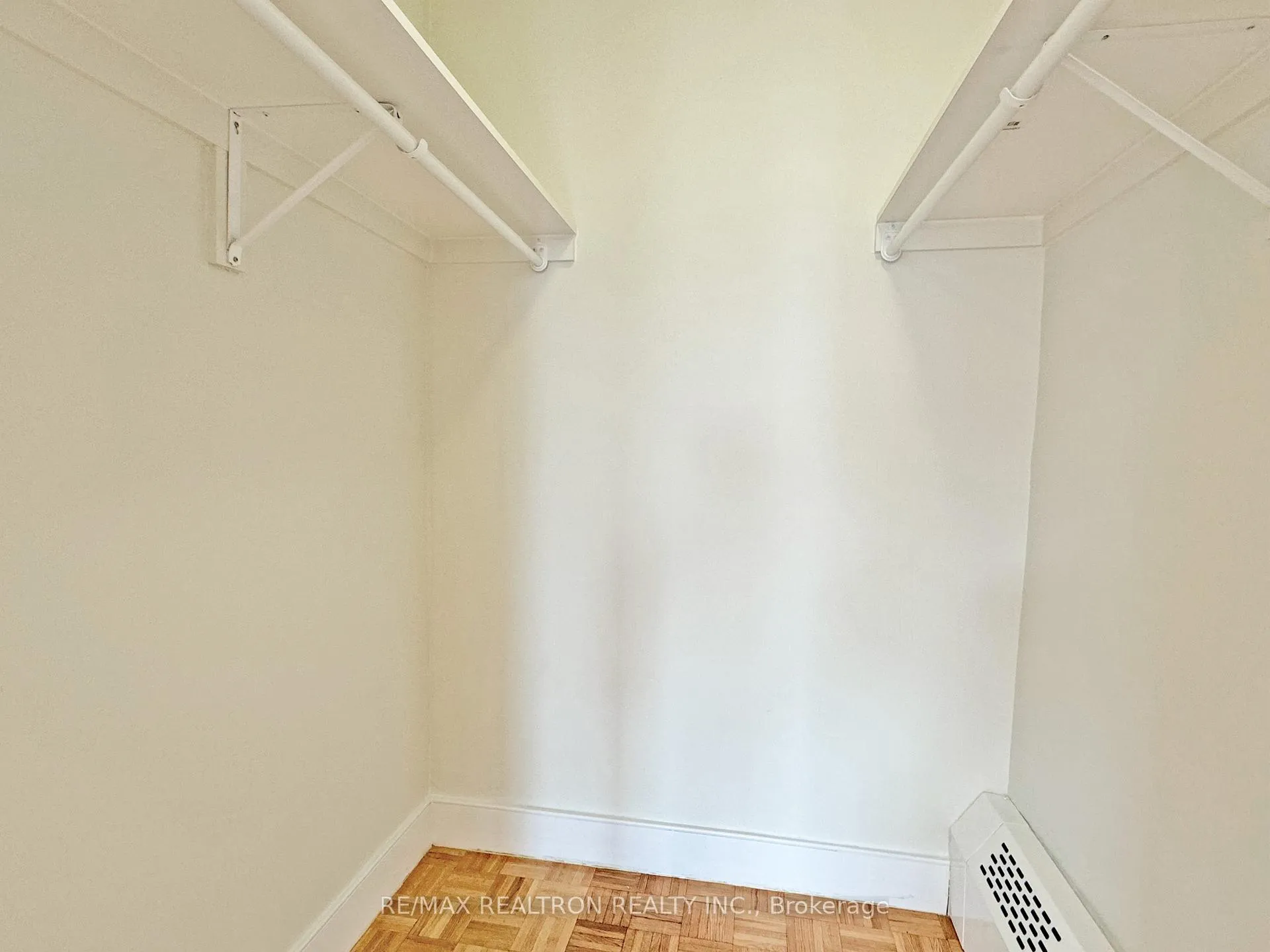 Photo 12 of Unit 604, 666 Spadina Avenue, Toronto, University — HOMEH