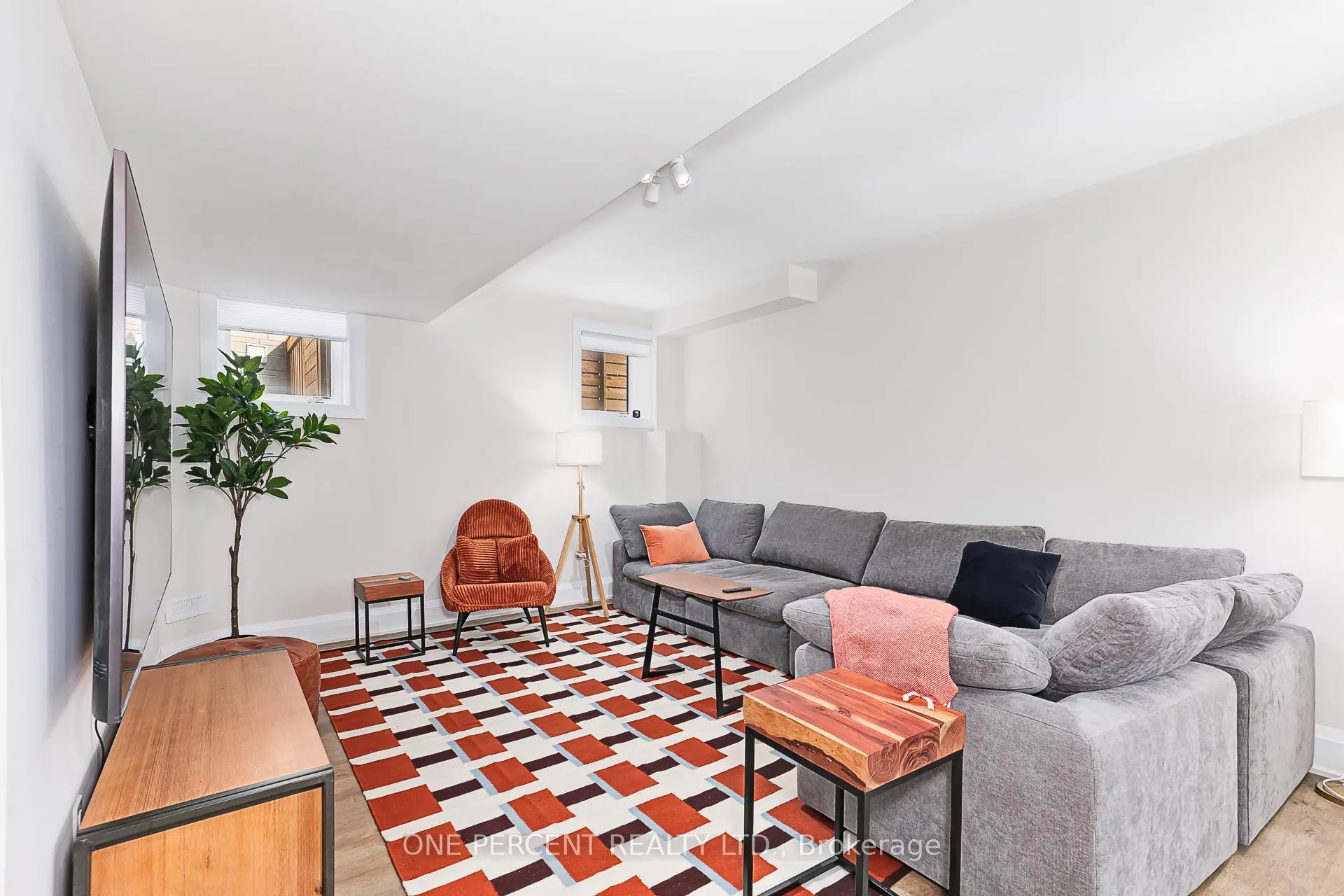 Photo 41 of 114 Cattail Crescent, Blue Mountains — HOMEH