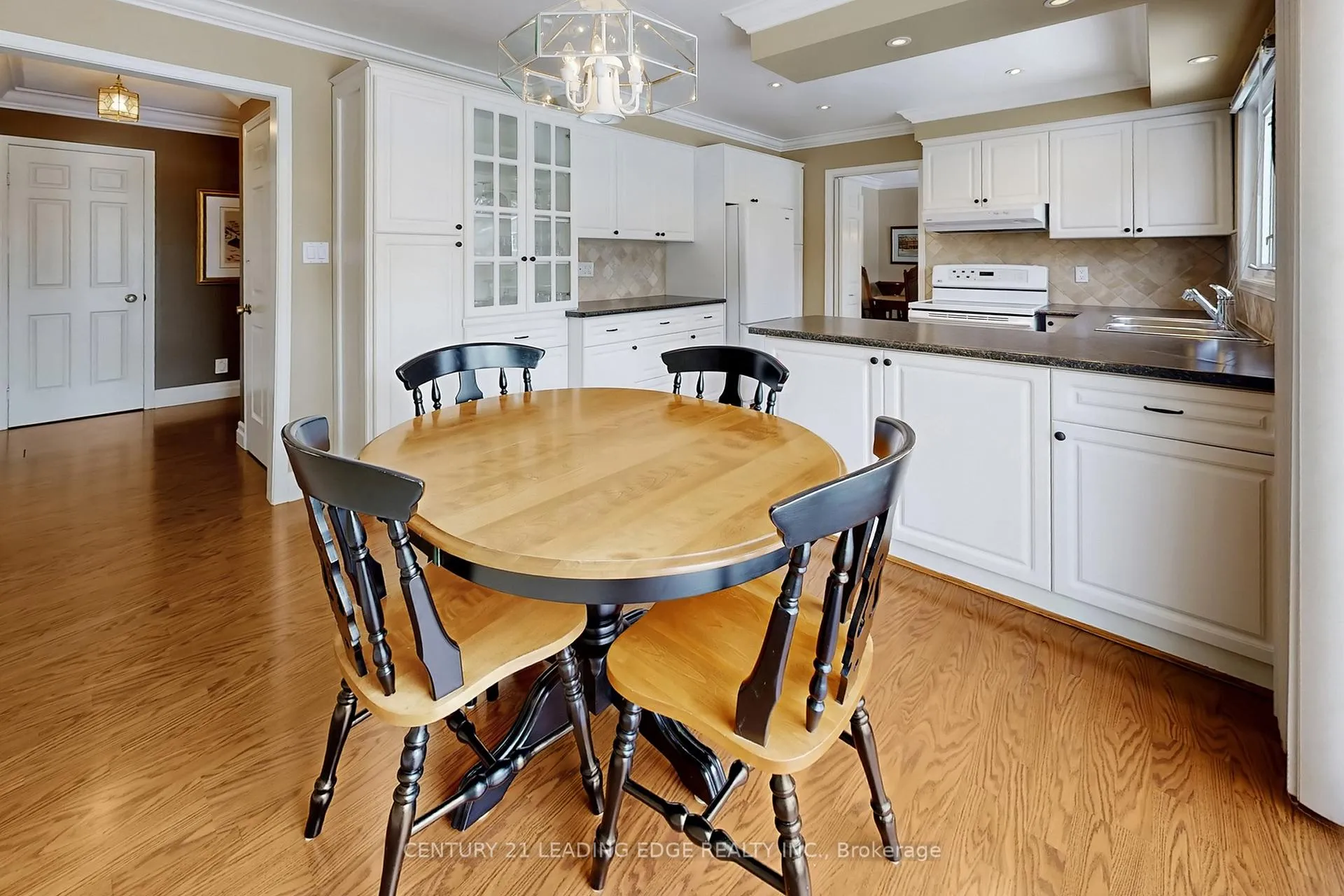 Photo 18 of 22 Sir Gawaine Place, Markham, Markham Village — HOMEH