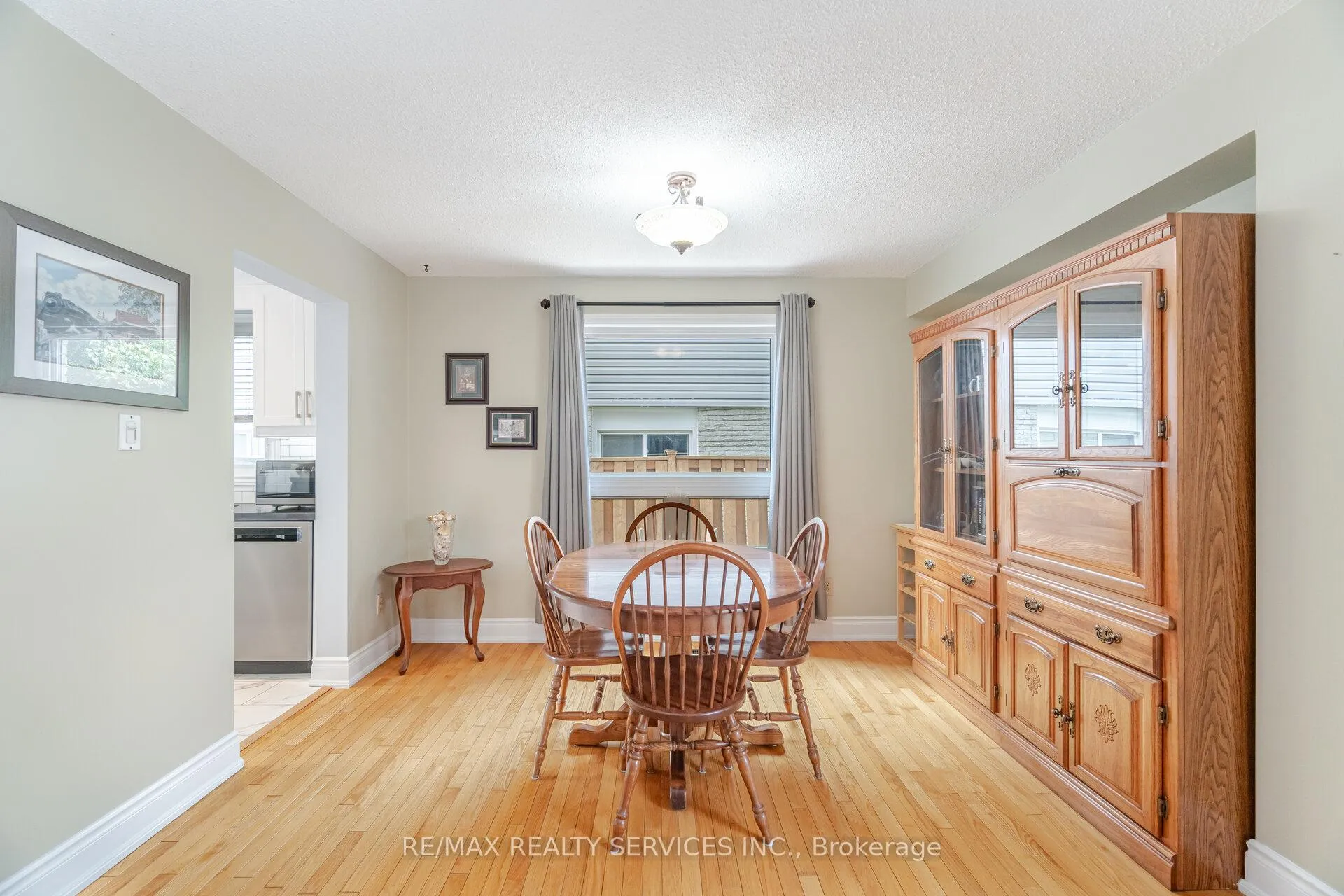 Photo 11 of 12 Sparklett Crescent, Brampton, Heart Lake East — HOMEH