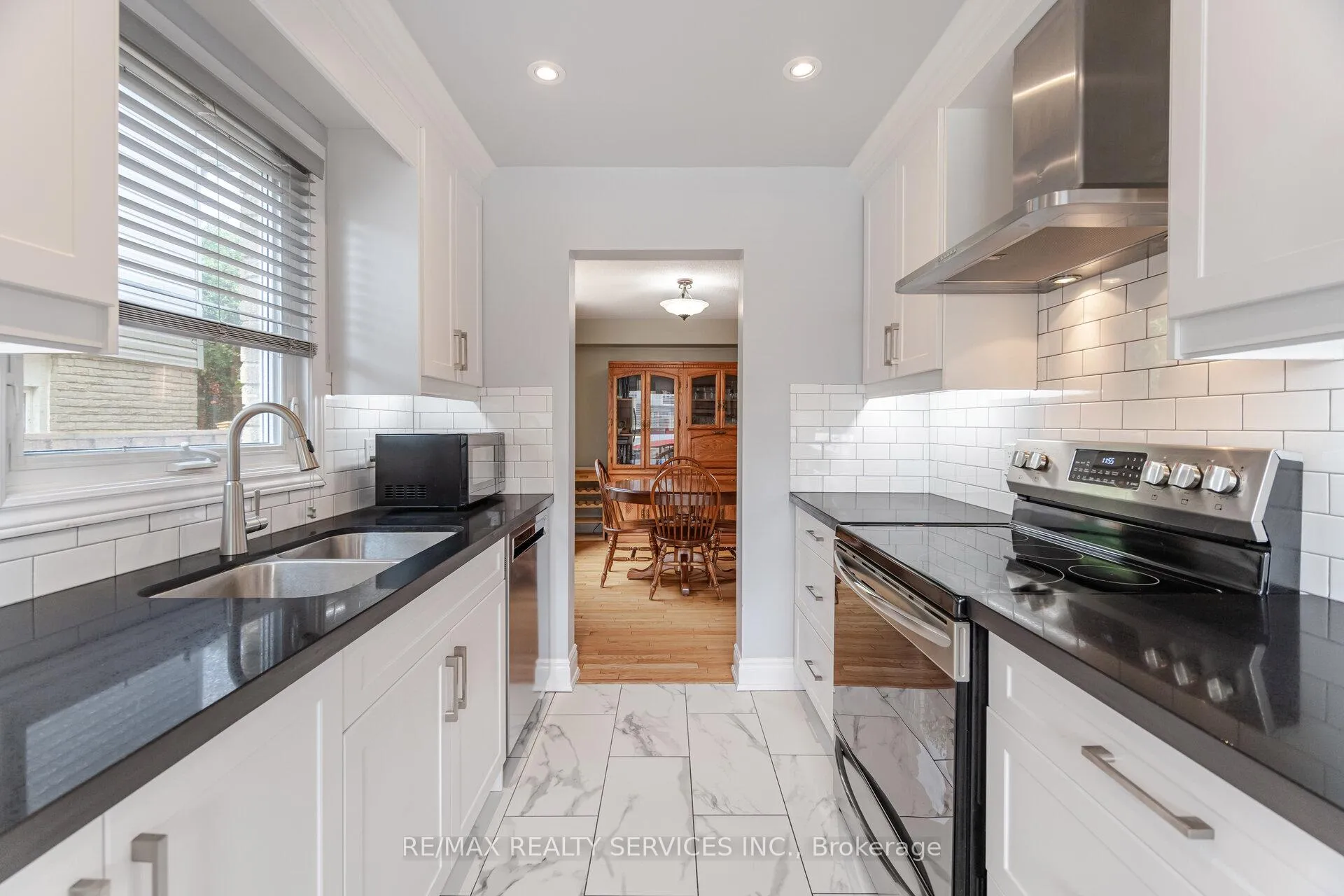 Photo 14 of 12 Sparklett Crescent, Brampton, Heart Lake East — HOMEH