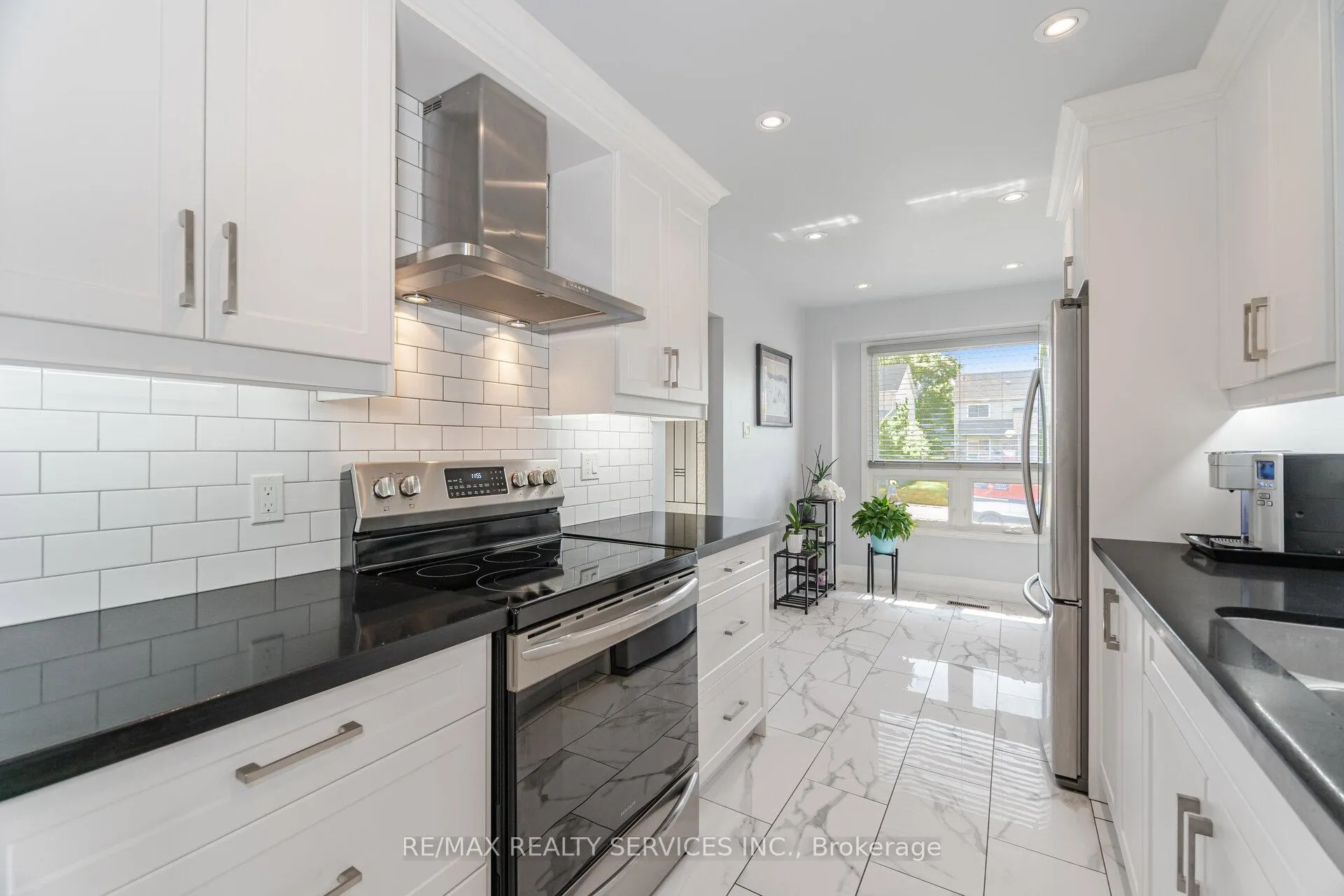 Photo 16 of 12 Sparklett Crescent, Brampton, Heart Lake East — HOMEH