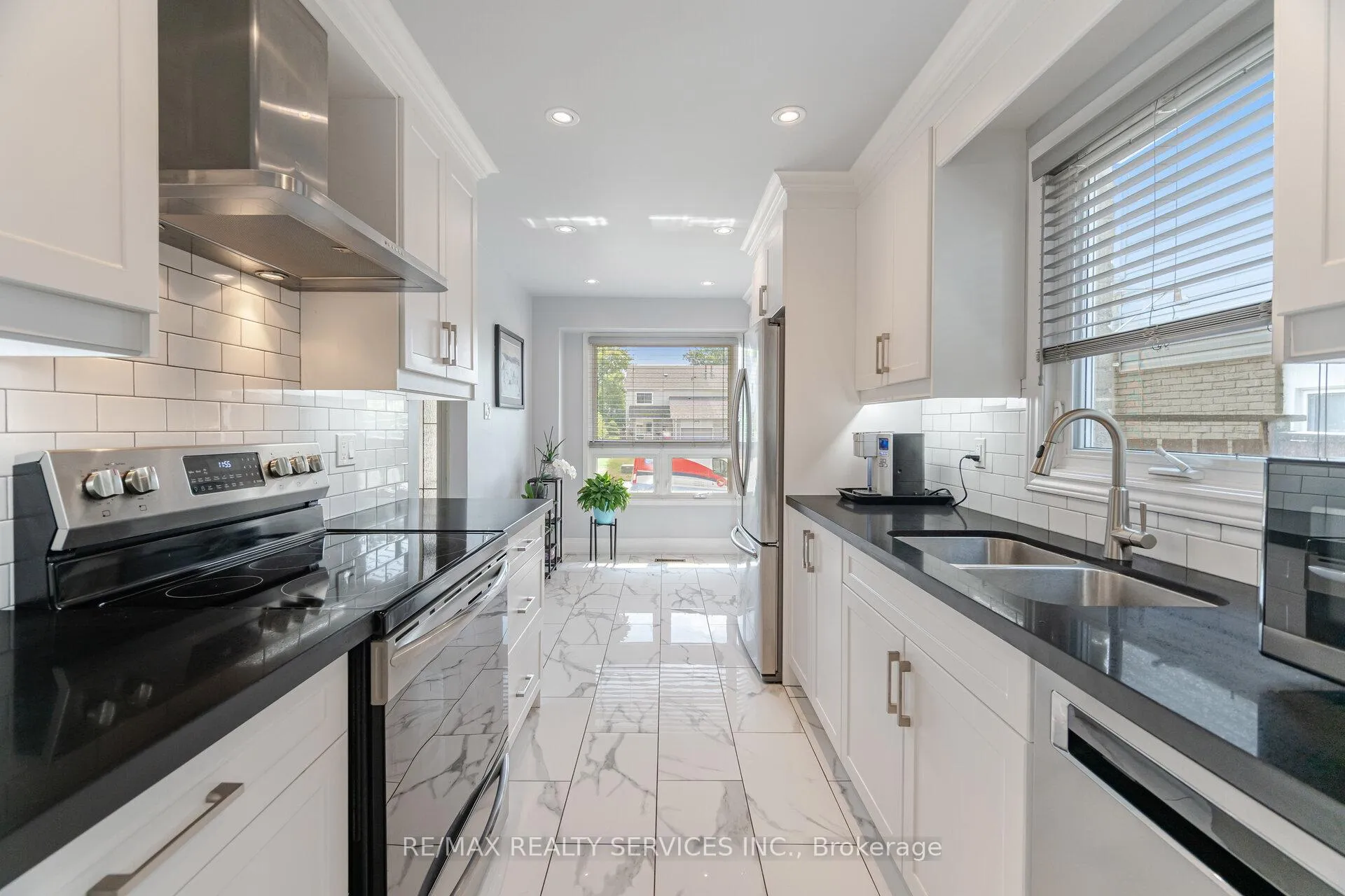 Photo 17 of 12 Sparklett Crescent, Brampton, Heart Lake East — HOMEH