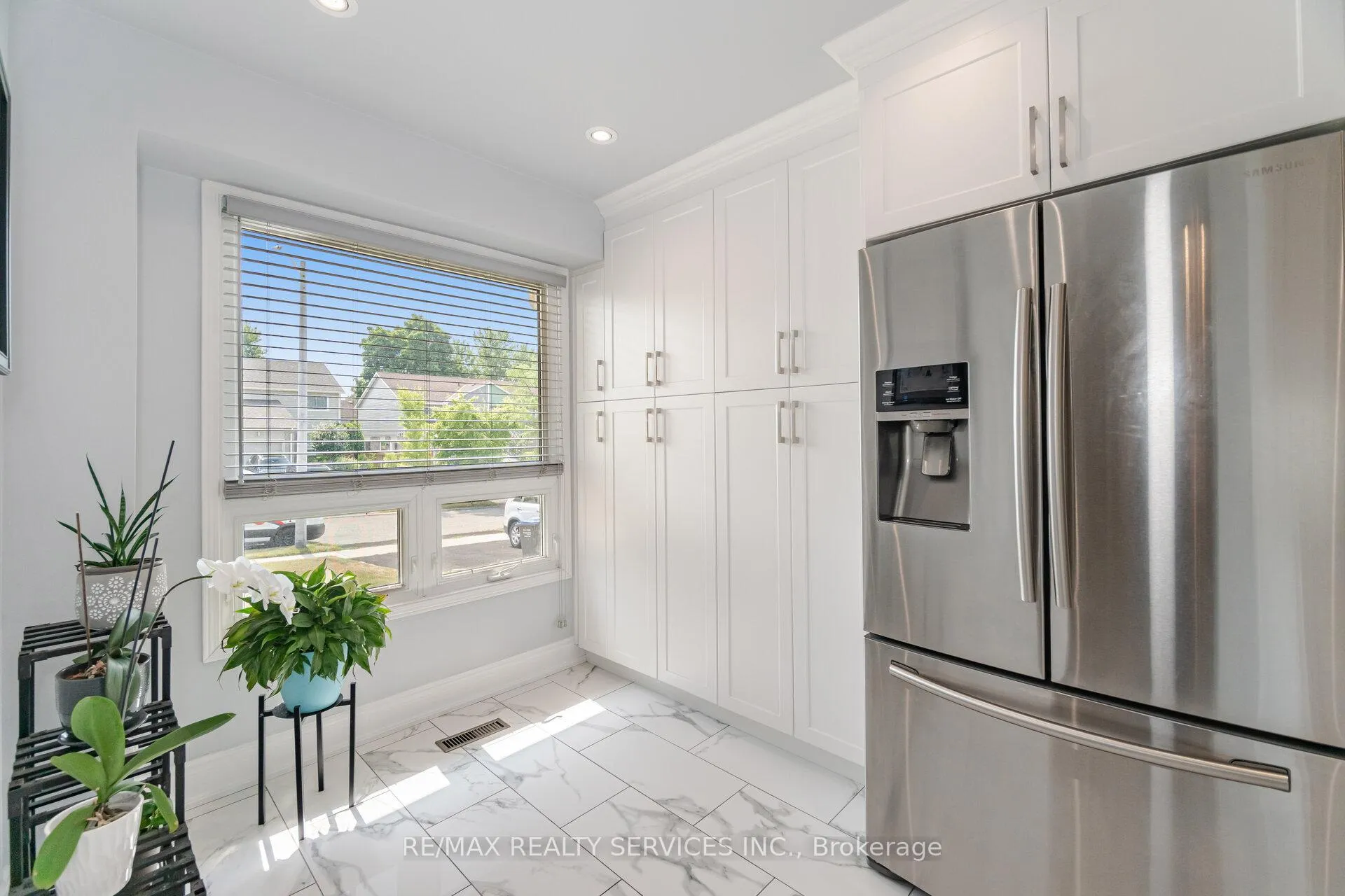 Photo 18 of 12 Sparklett Crescent, Brampton, Heart Lake East — HOMEH