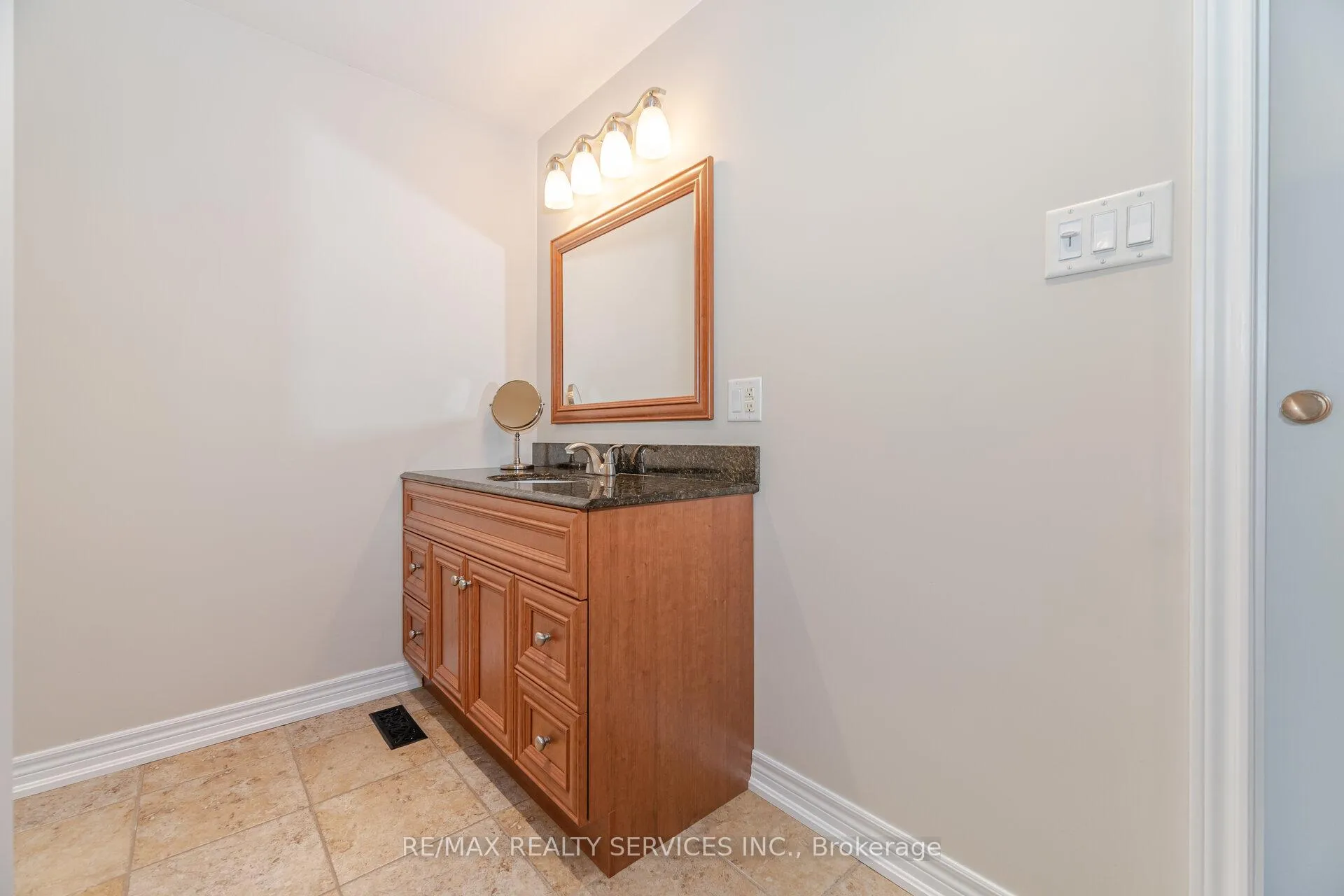 Photo 30 of 12 Sparklett Crescent, Brampton, Heart Lake East — HOMEH