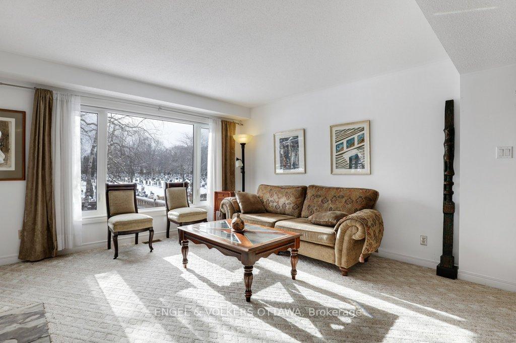 Photo 9 of 177 Dunbarton Court, Ottawa, Cardinal Glen — HOMEH
