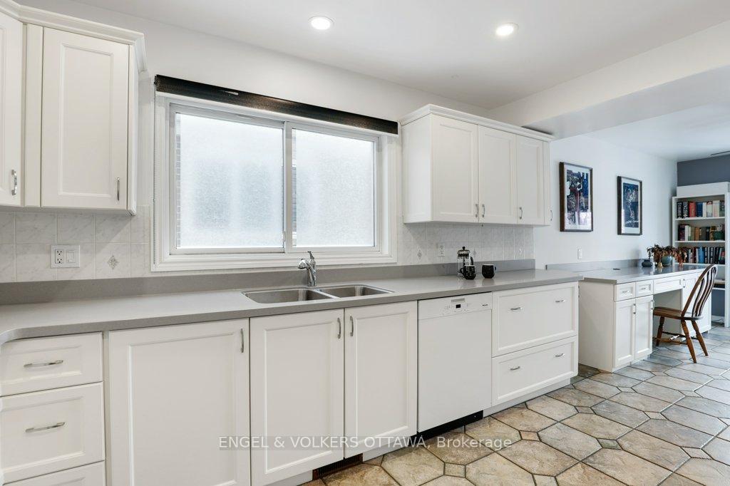 Photo 12 of 177 Dunbarton Court, Ottawa, Cardinal Glen — HOMEH