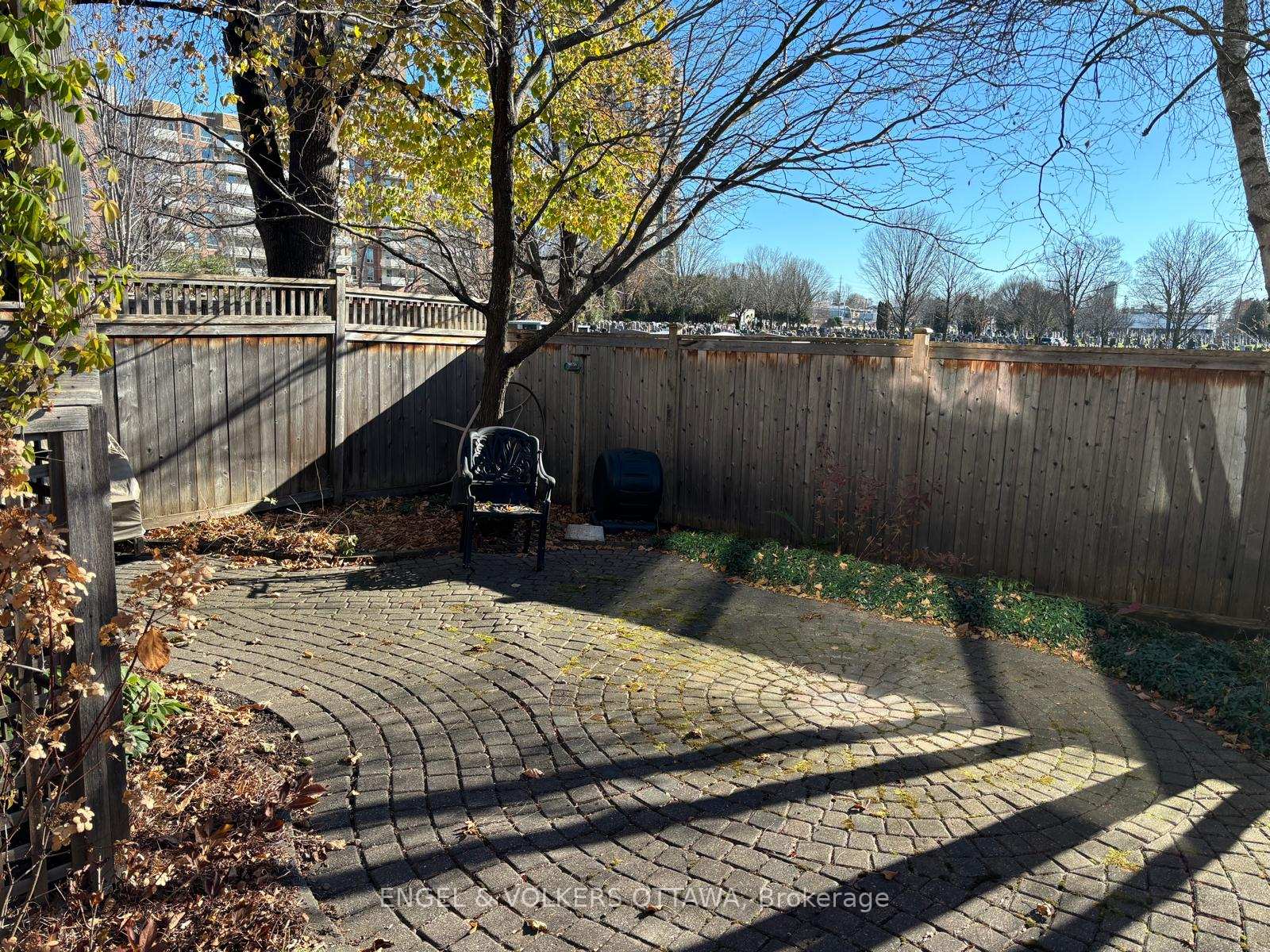 Photo 33 of 177 Dunbarton Court, Ottawa, Cardinal Glen — HOMEH
