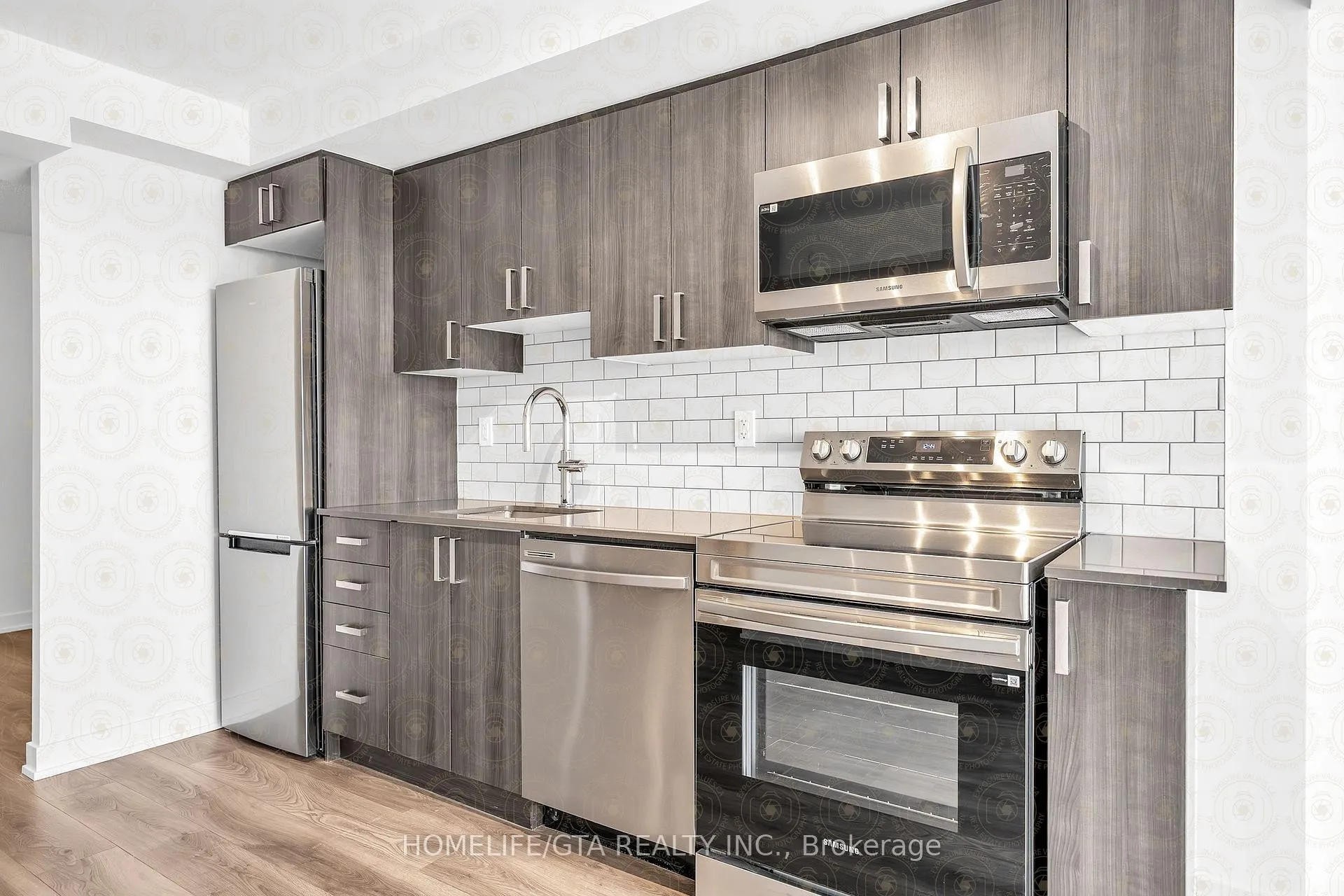 Photo 2 of Unit 607, 1010 Sandy Beach Road, Pickering, Bay Ridges — HOMEH