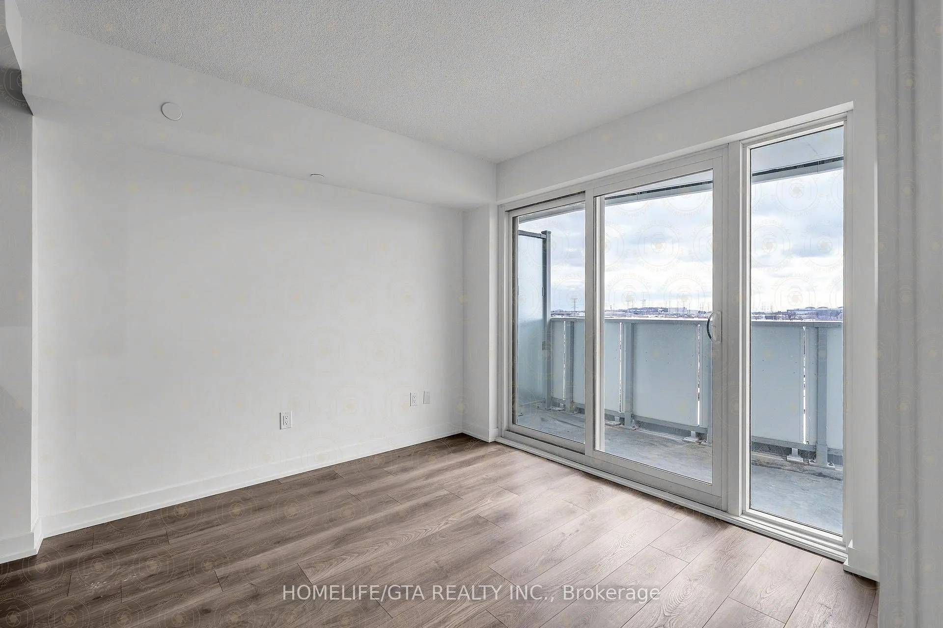 Photo 14 of Unit 607, 1010 Sandy Beach Road, Pickering, Bay Ridges — HOMEH