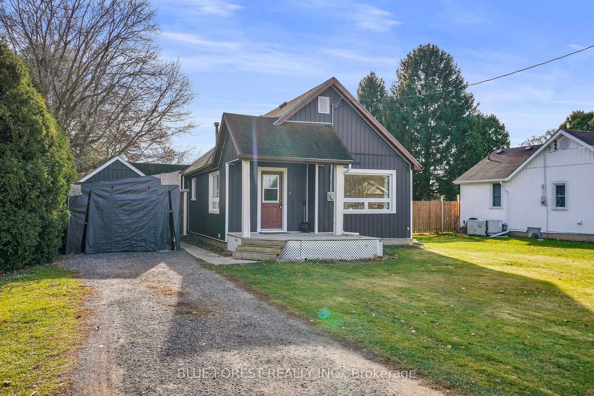 Photo 3 of 22557 Queens Line, West Elgin, Rodney — HOMEH