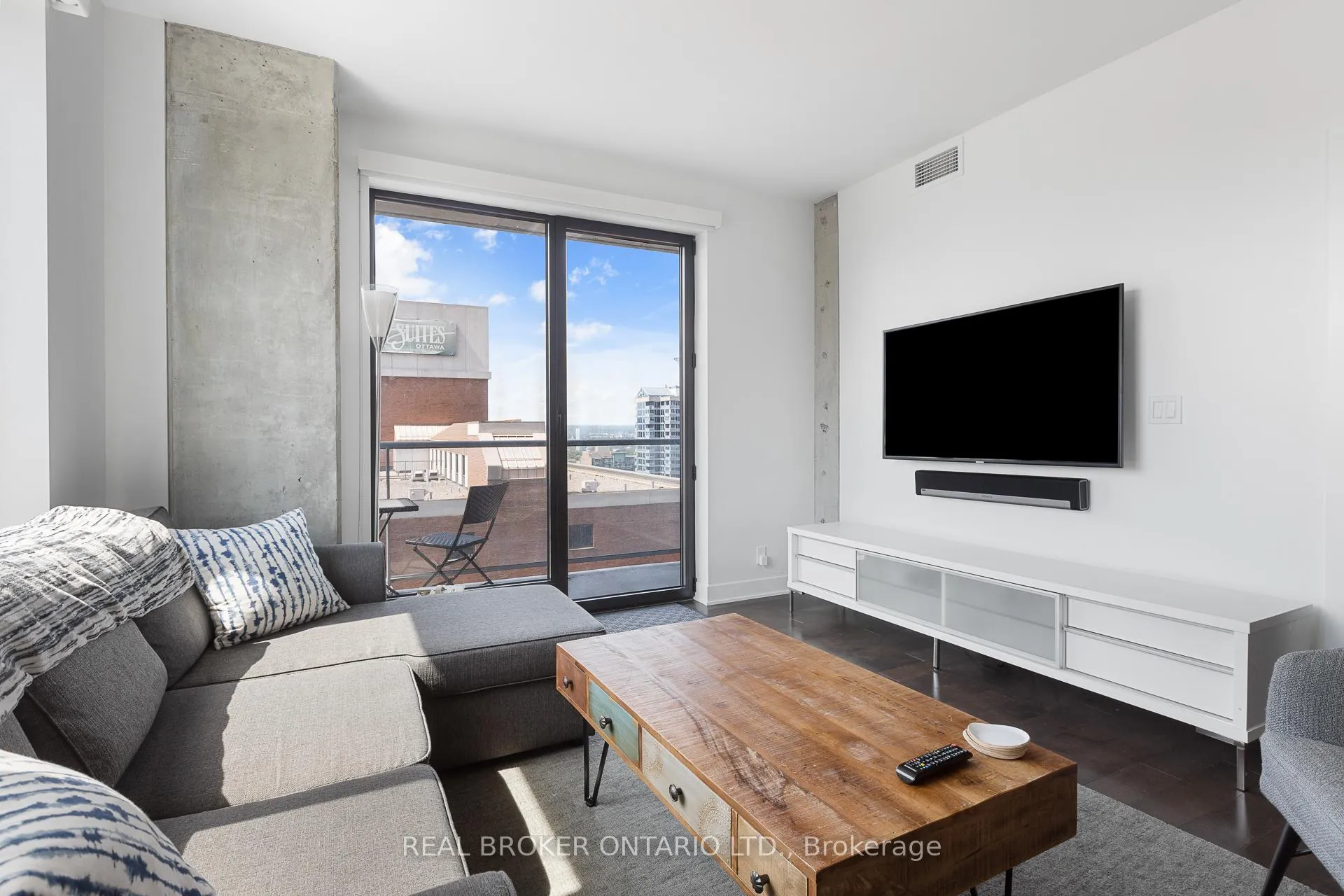 Photo 11 of Unit 1706, 20 Daly Avenue, Ottawa, Sandy Hill — HOMEH