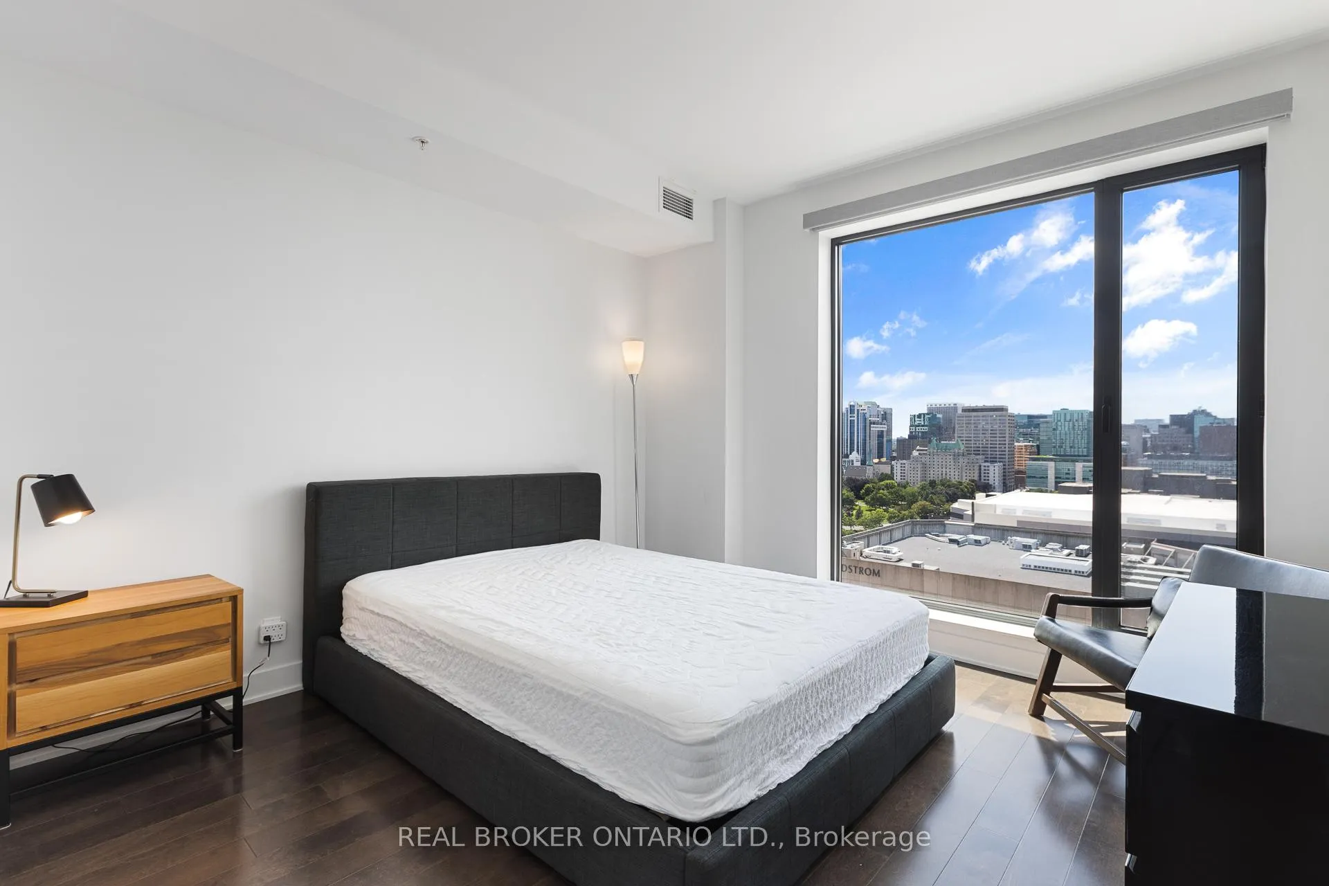 Photo 13 of Unit 1706, 20 Daly Avenue, Ottawa, Sandy Hill — HOMEH