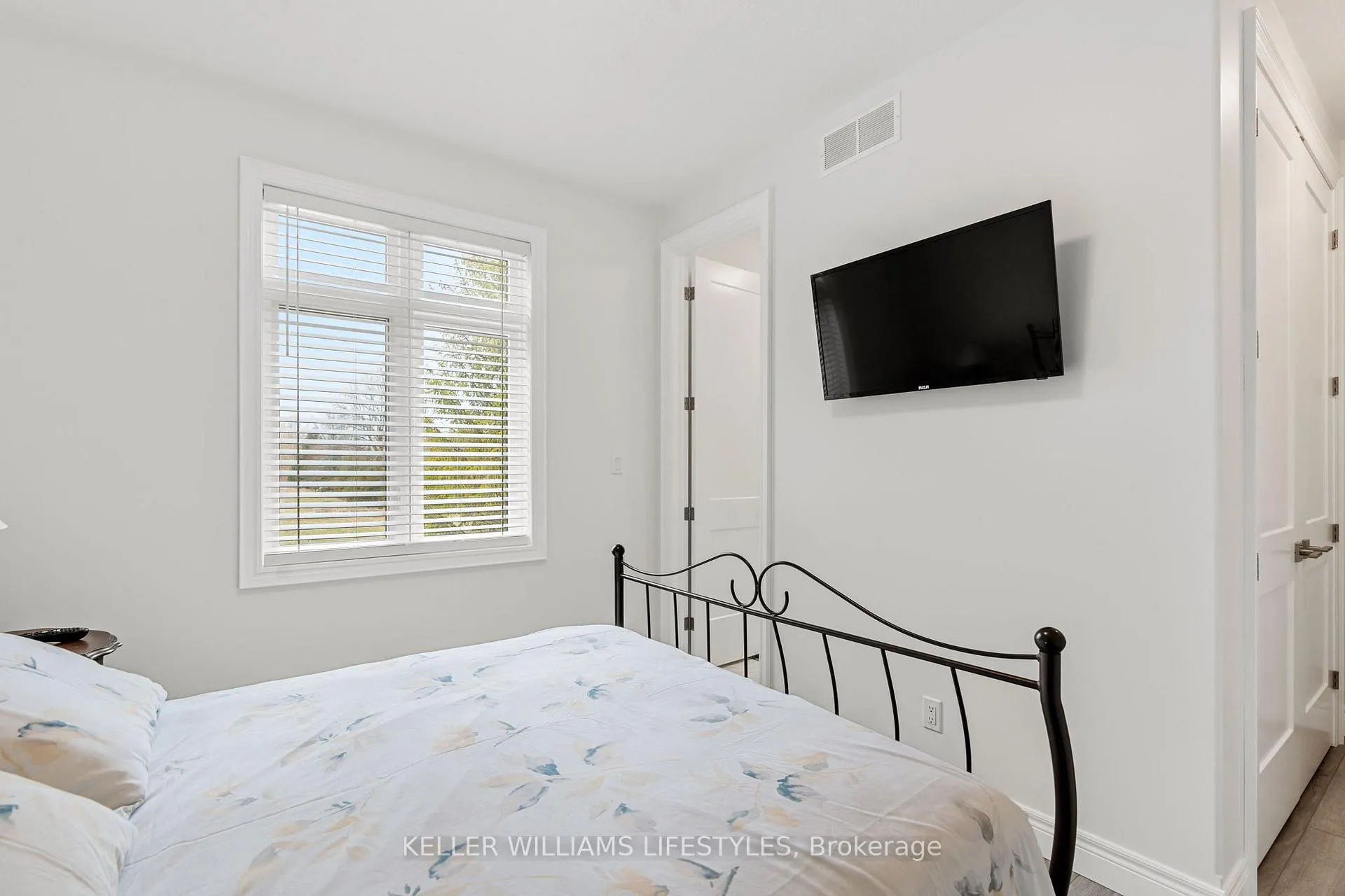 Photo 10 of 34180 Melena Beach Side Road, Bluewater, Bayfield — HOMEH