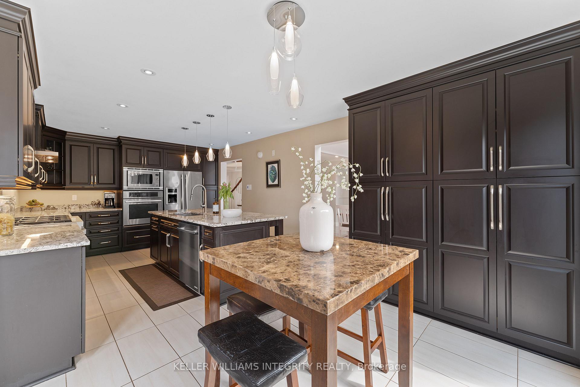 Photo 13 of 44 Fardon Way, Ottawa, Hunt Club Park — HOMEH