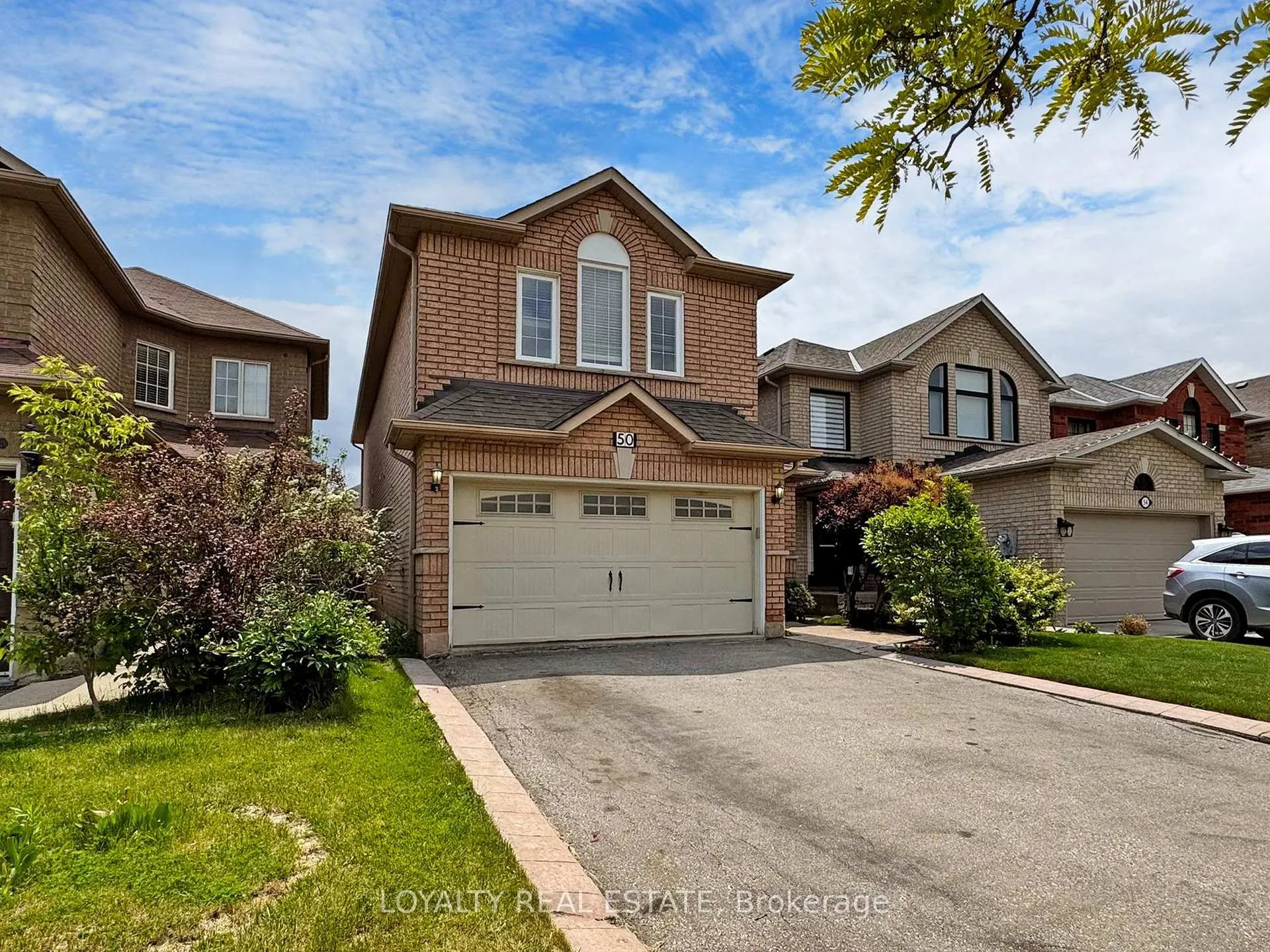 Photo 1 of Unit Upper Level, 50 Thornton Crescent, Vaughan, Maple — HOMEH