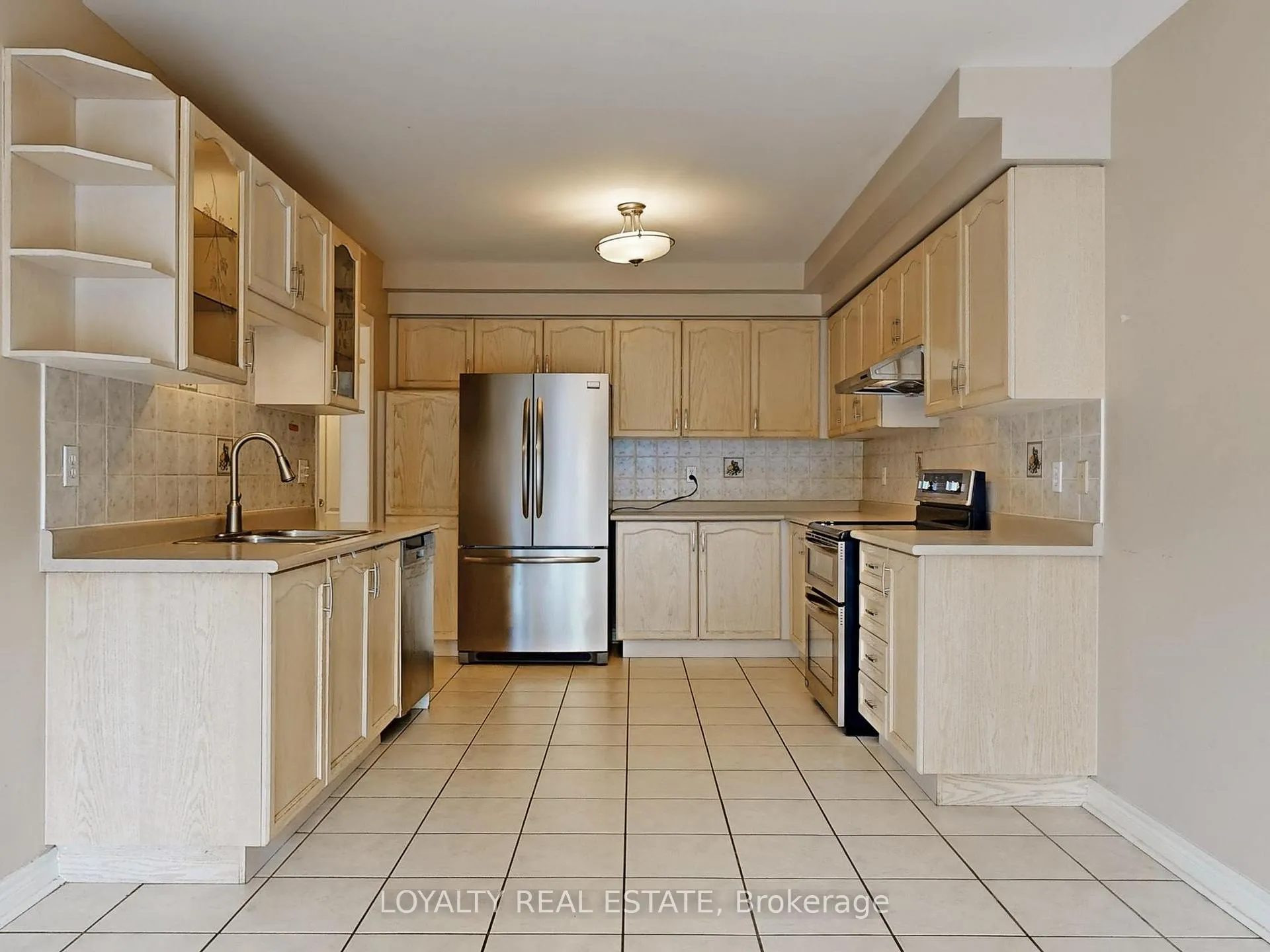 Photo 13 of Unit Upper Level, 50 Thornton Crescent, Vaughan, Maple — HOMEH