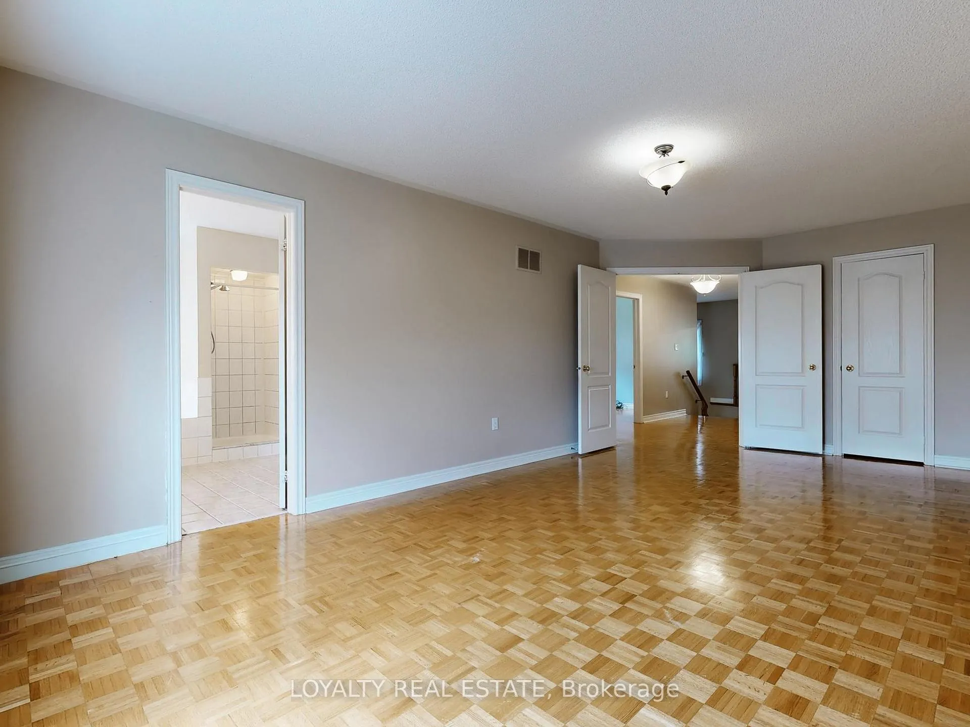 Photo 25 of Unit Upper Level, 50 Thornton Crescent, Vaughan, Maple — HOMEH