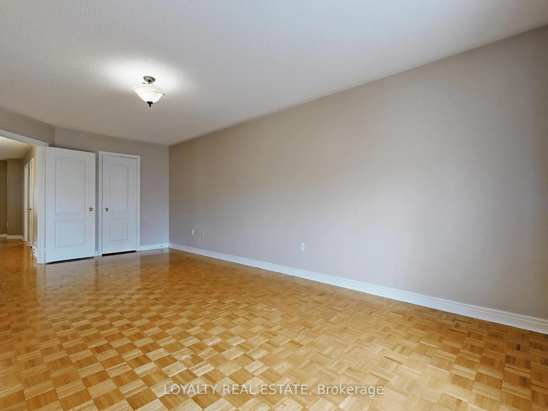 Photo 26 of Unit Upper Level, 50 Thornton Crescent, Vaughan, Maple — HOMEH