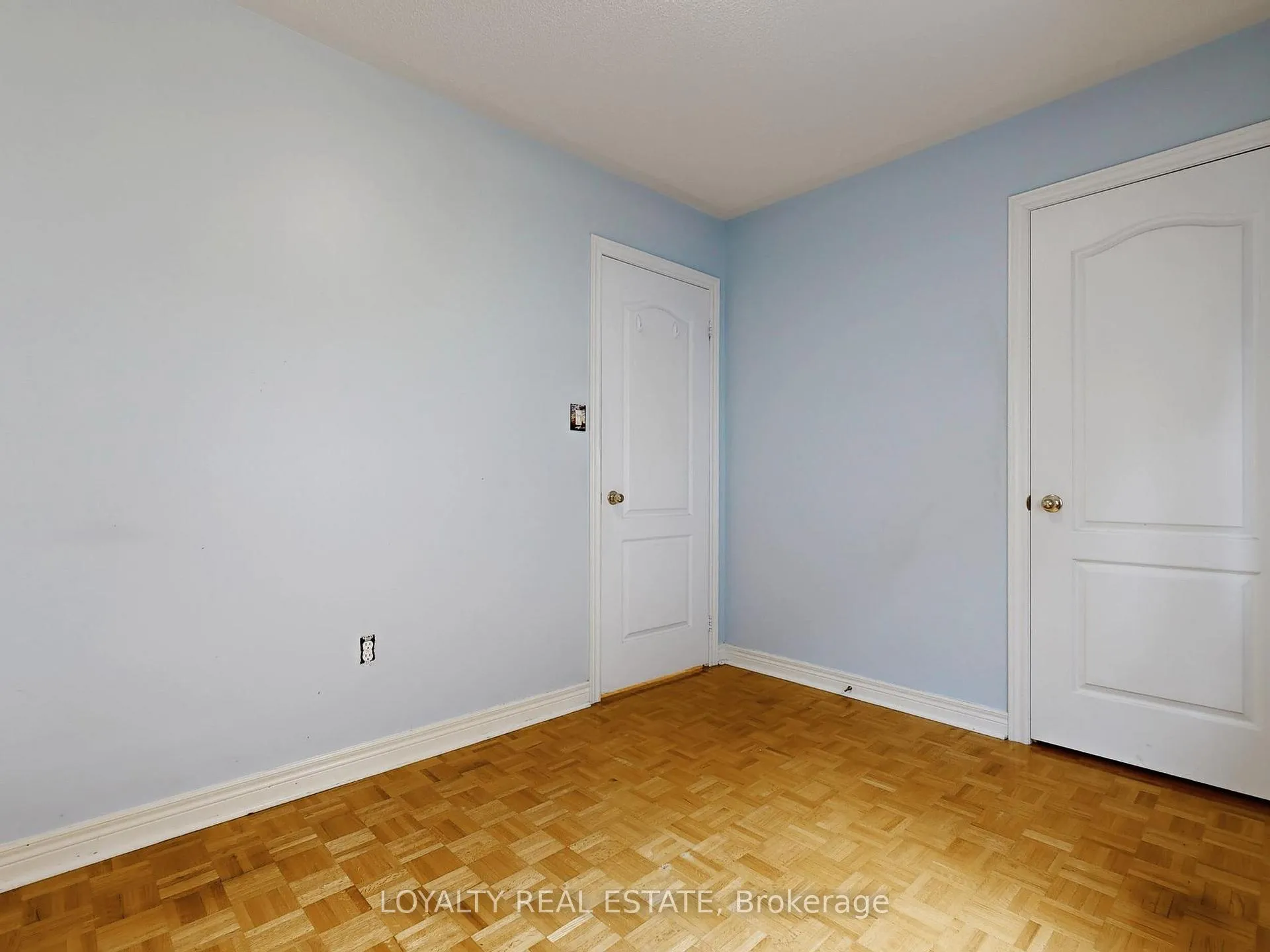 Photo 41 of Unit Upper Level, 50 Thornton Crescent, Vaughan, Maple — HOMEH