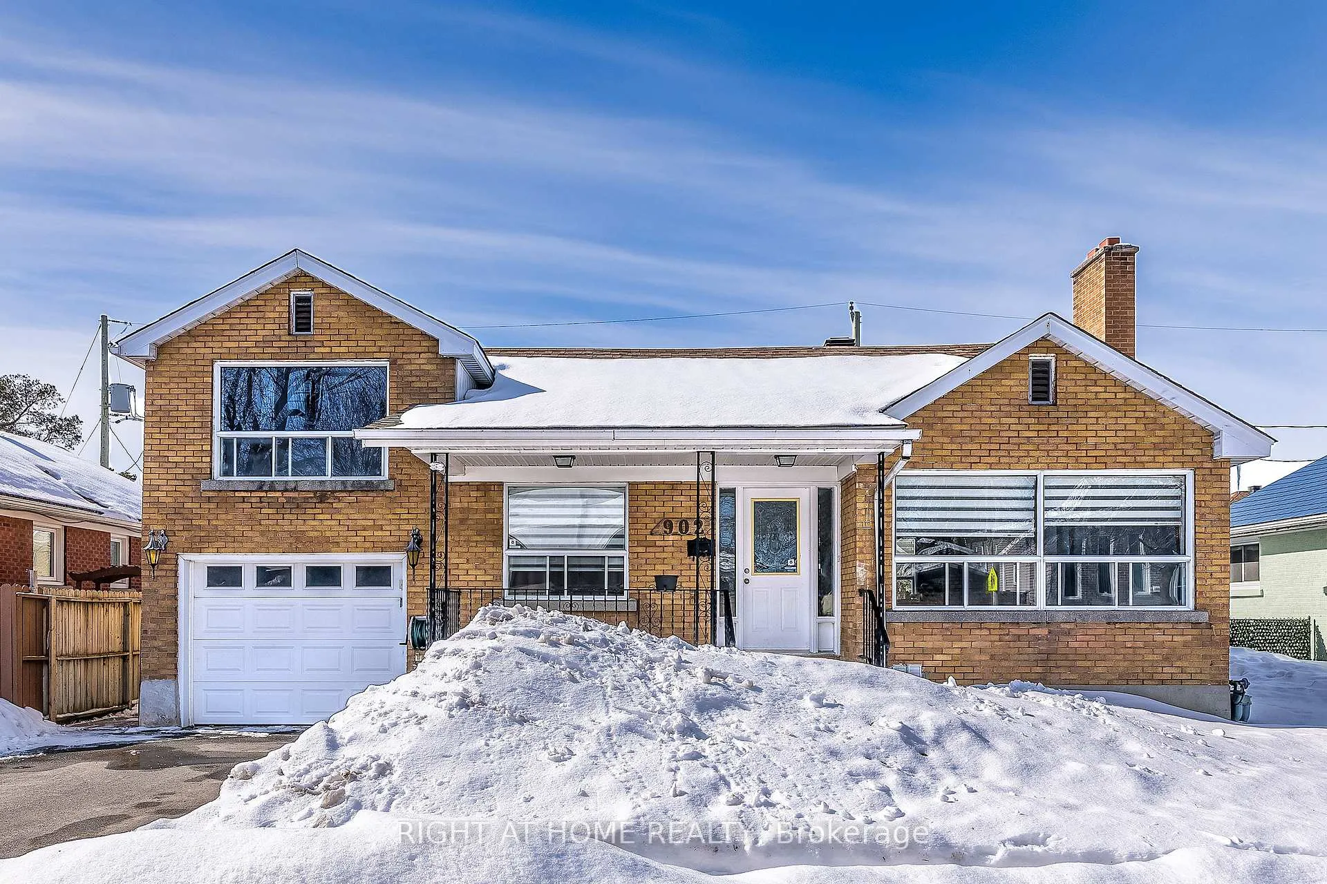 Photo 1 of Unit B, 902 Kenzie Street, Ottawa, Carlington — HOMEH
