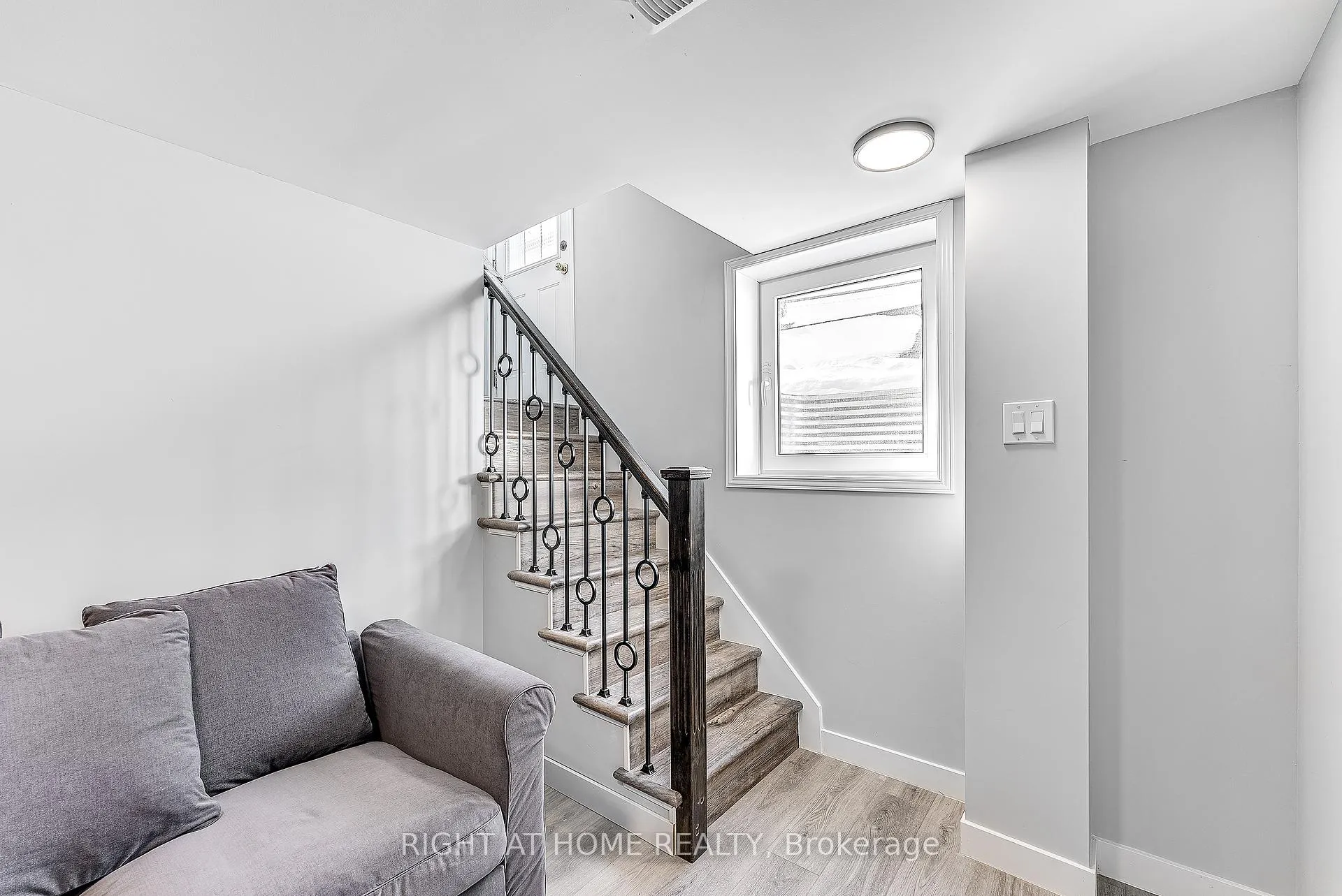 Photo 2 of Unit B, 902 Kenzie Street, Ottawa, Carlington — HOMEH