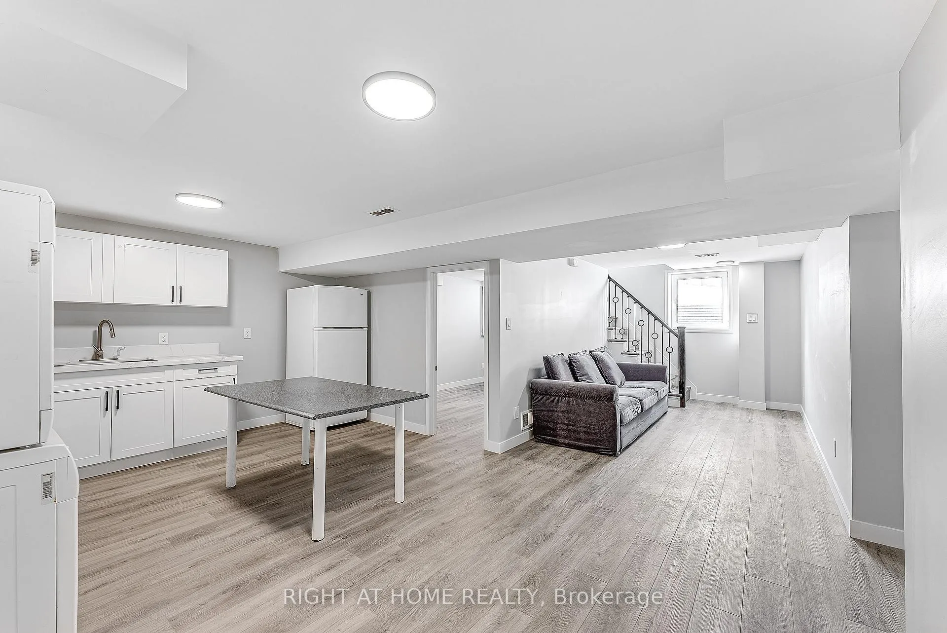 Photo 6 of Unit B, 902 Kenzie Street, Ottawa, Carlington — HOMEH