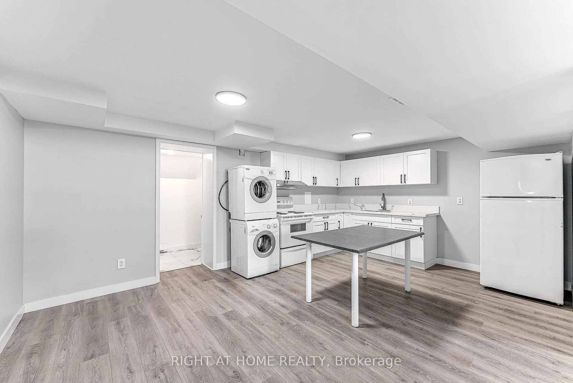 Photo 7 of Unit B, 902 Kenzie Street, Ottawa, Carlington — HOMEH