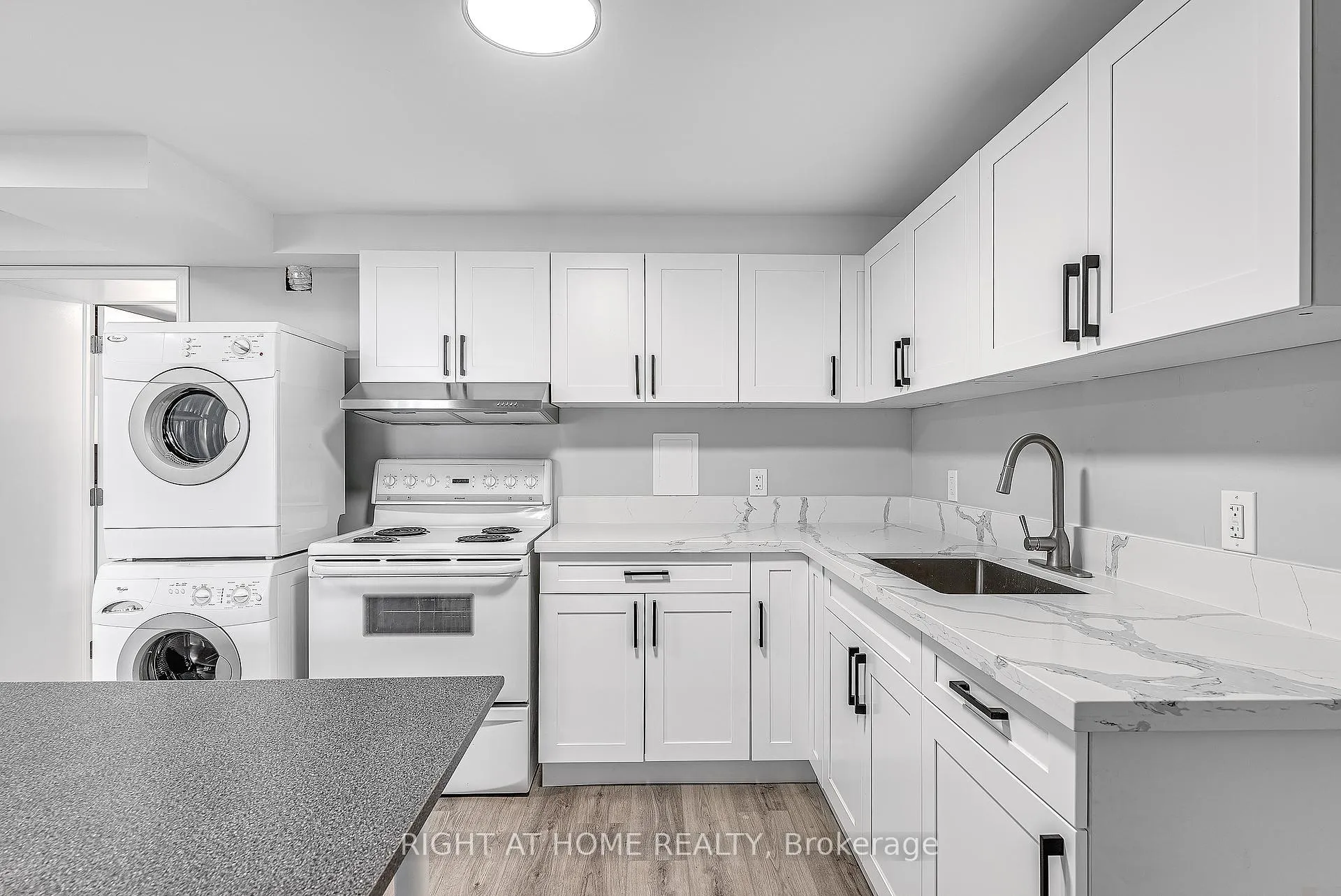 Photo 9 of Unit B, 902 Kenzie Street, Ottawa, Carlington — HOMEH