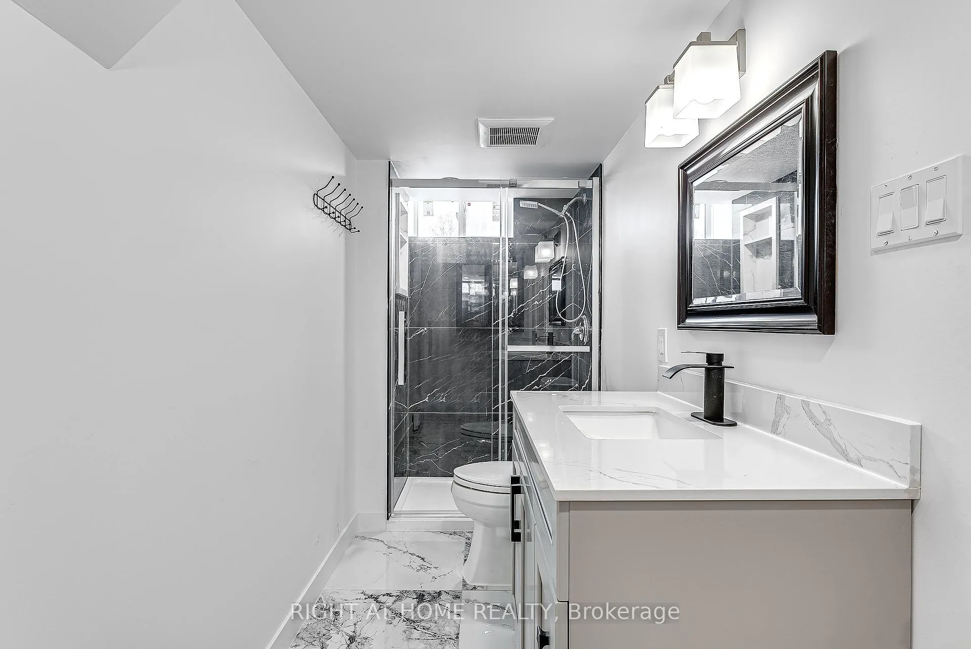 Photo 12 of Unit B, 902 Kenzie Street, Ottawa, Carlington — HOMEH