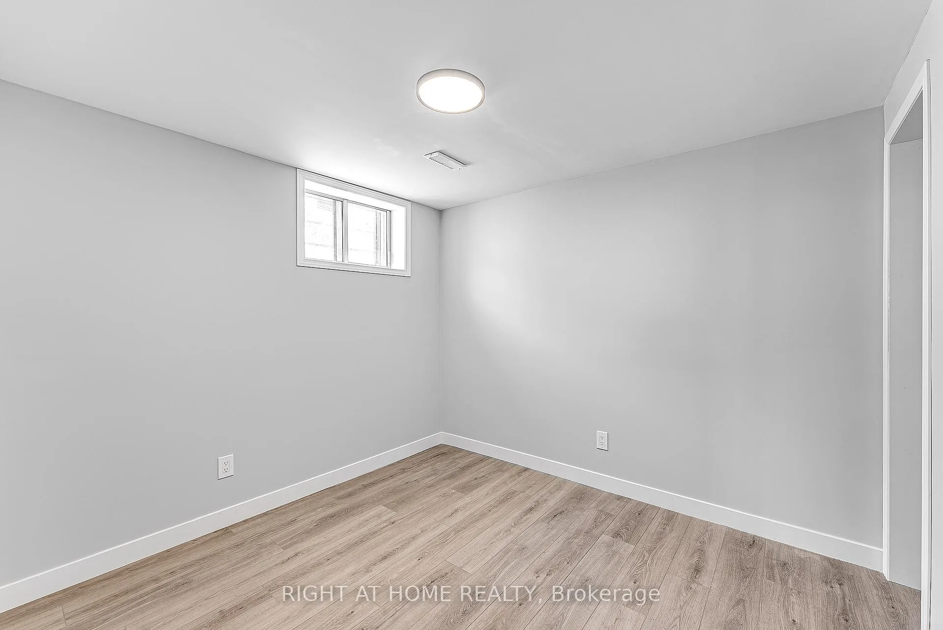 Photo 20 of Unit B, 902 Kenzie Street, Ottawa, Carlington — HOMEH