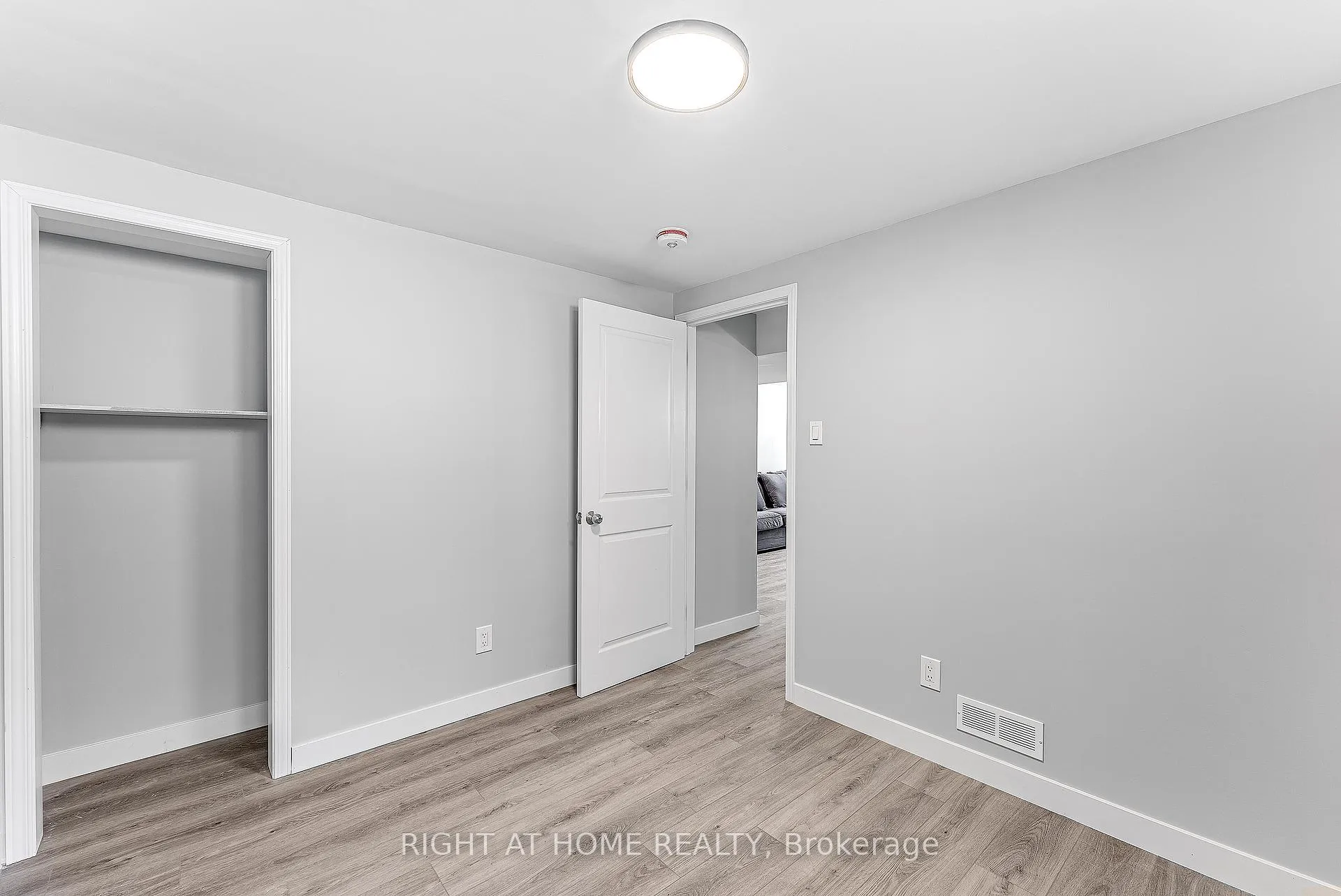 Photo 21 of Unit B, 902 Kenzie Street, Ottawa, Carlington — HOMEH