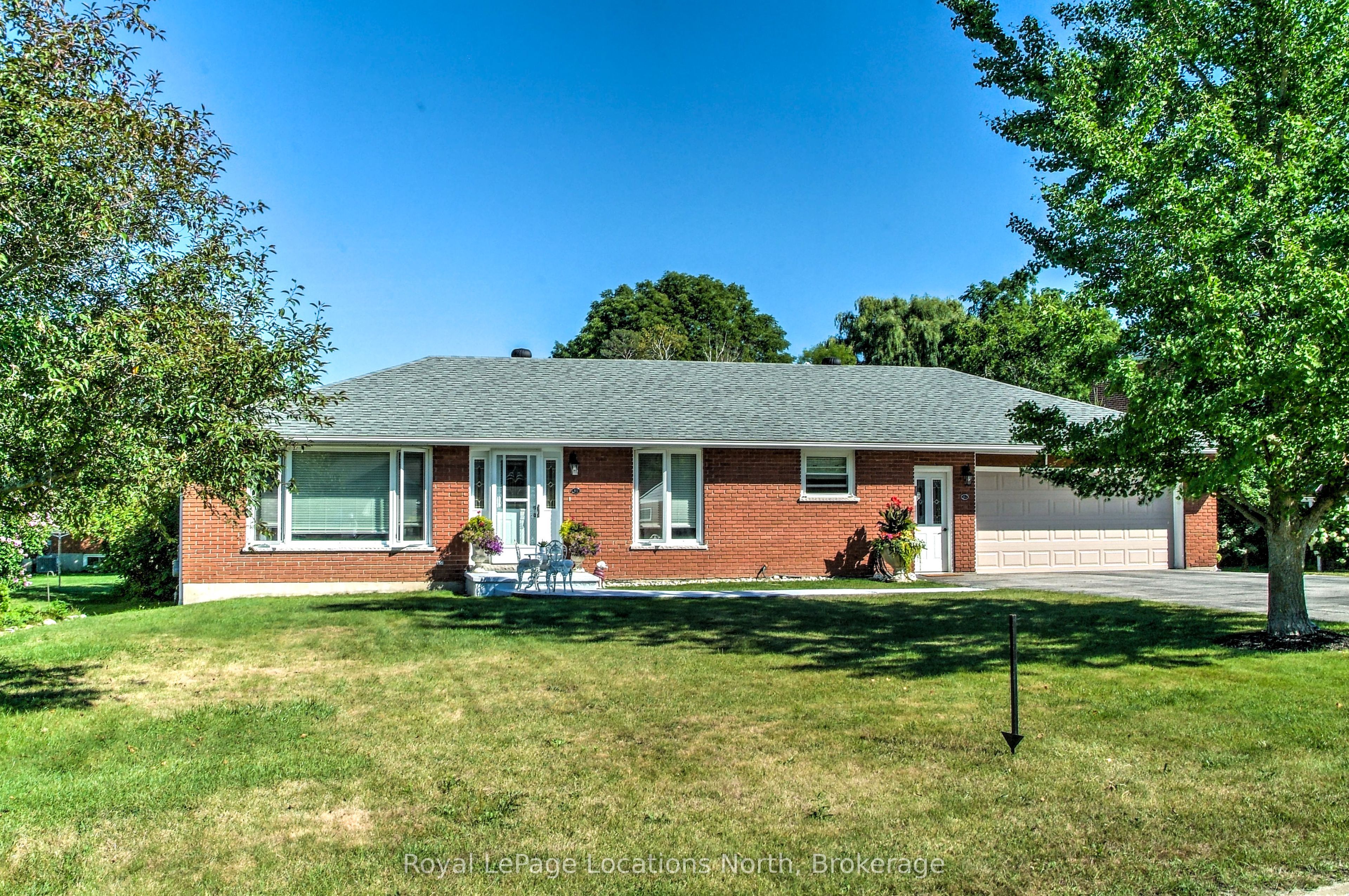 Photo 2 of 51 Union Street, Meaford — HOMEH