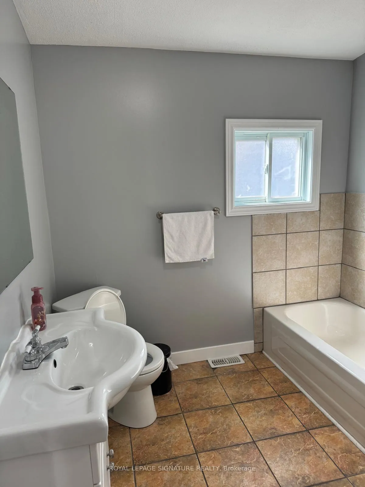 Photo 23 of 232 Grenfell Street, Hamilton, Stoney Creek — HOMEH