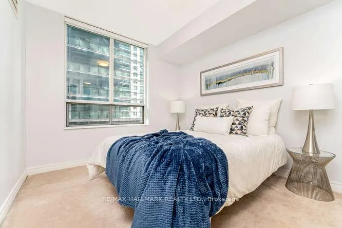 Photo 4 of Unit 706, 30 Grand Trunk Crescent, Toronto, Waterfront Communities — HOMEH