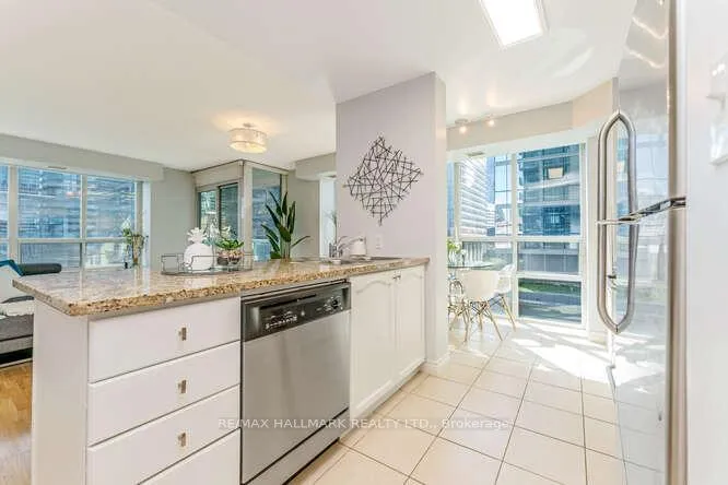 Photo 9 of Unit 706, 30 Grand Trunk Crescent, Toronto, Waterfront Communities — HOMEH